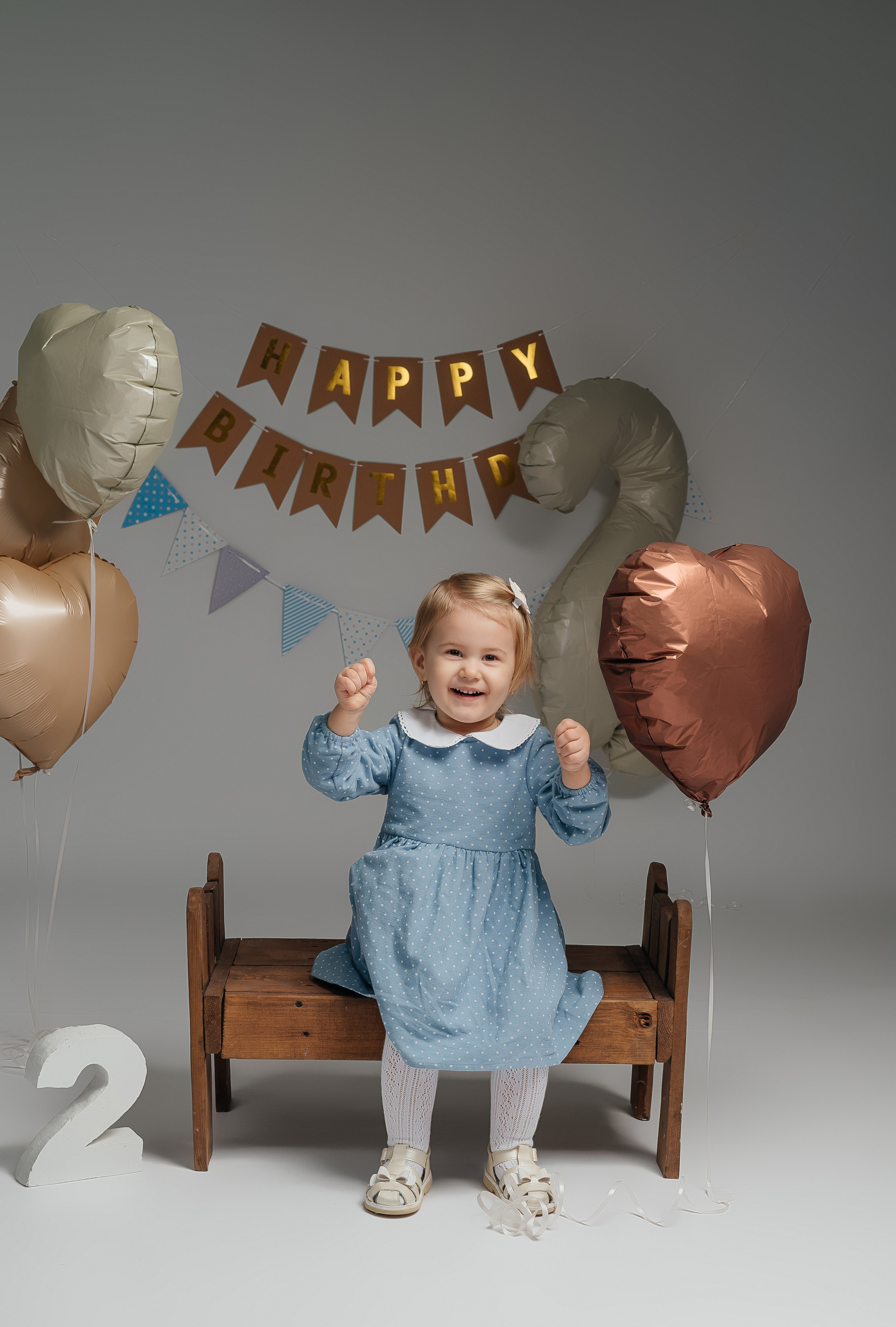 Классический минимализм на бумажном фоне. Свадебный, семейный и школьный фотограф в Бийске Ксения Мамаева