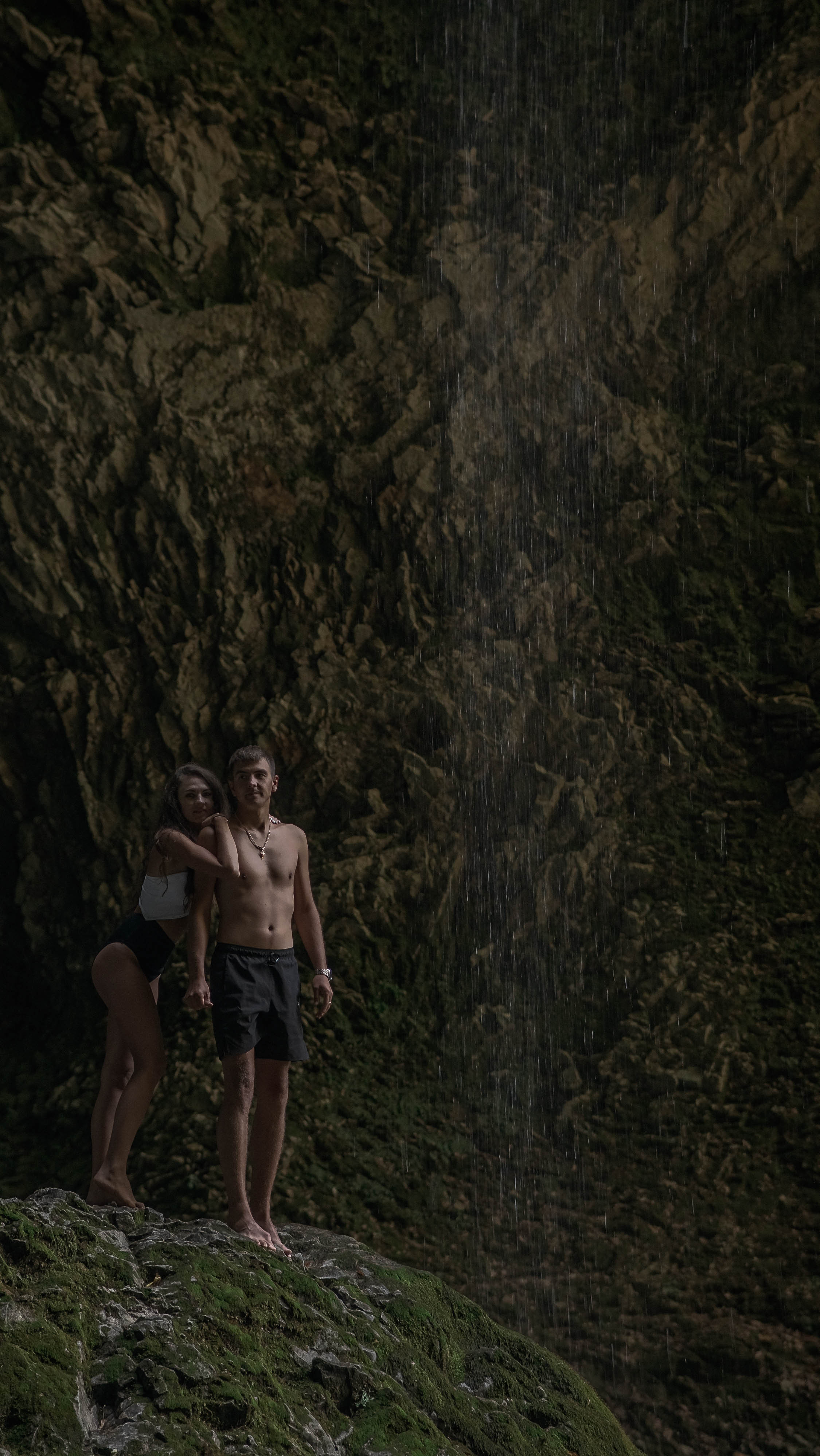 Саша и Влад на водопадах. Главная