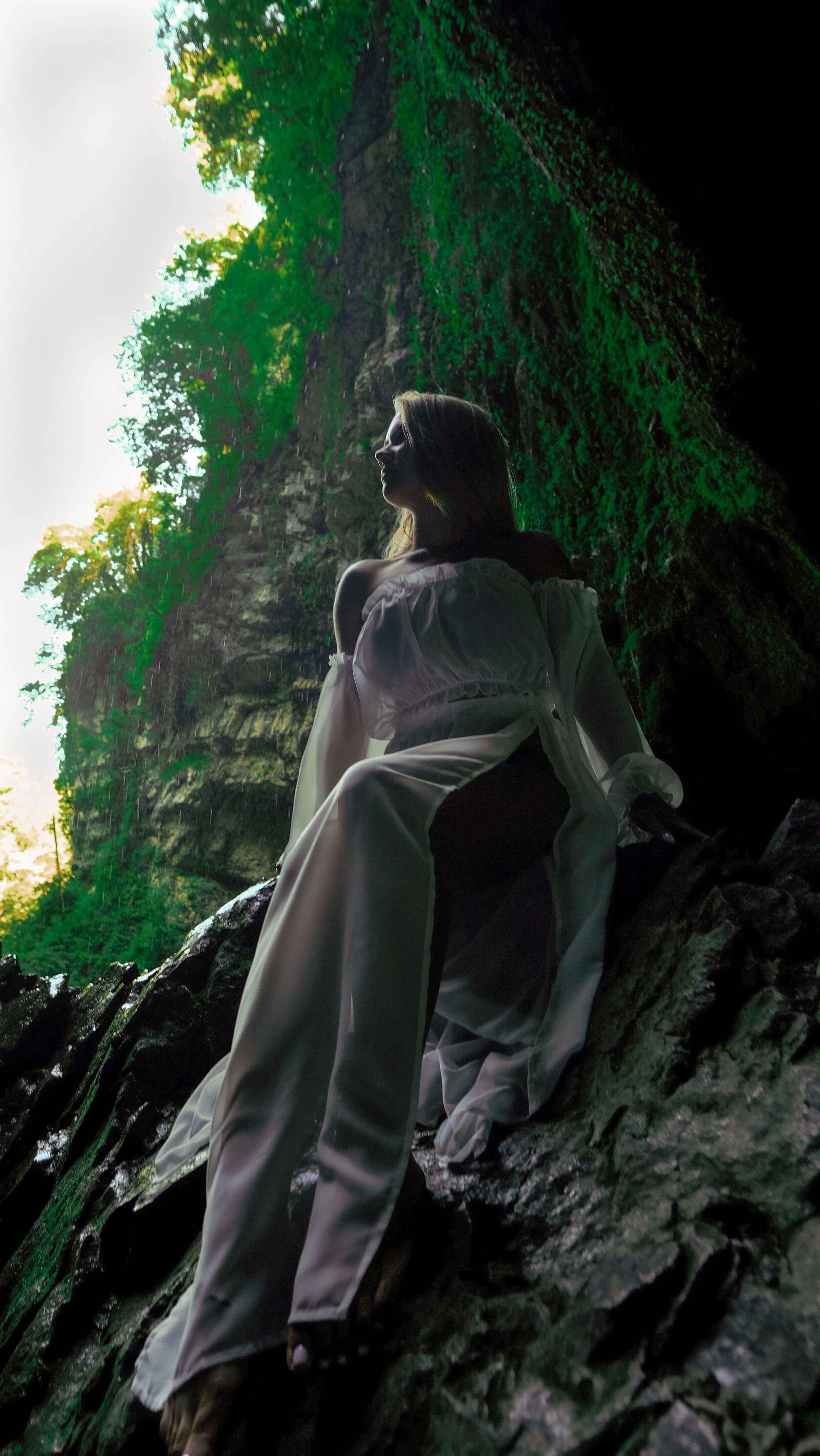 Валерия на водопаде. Главная