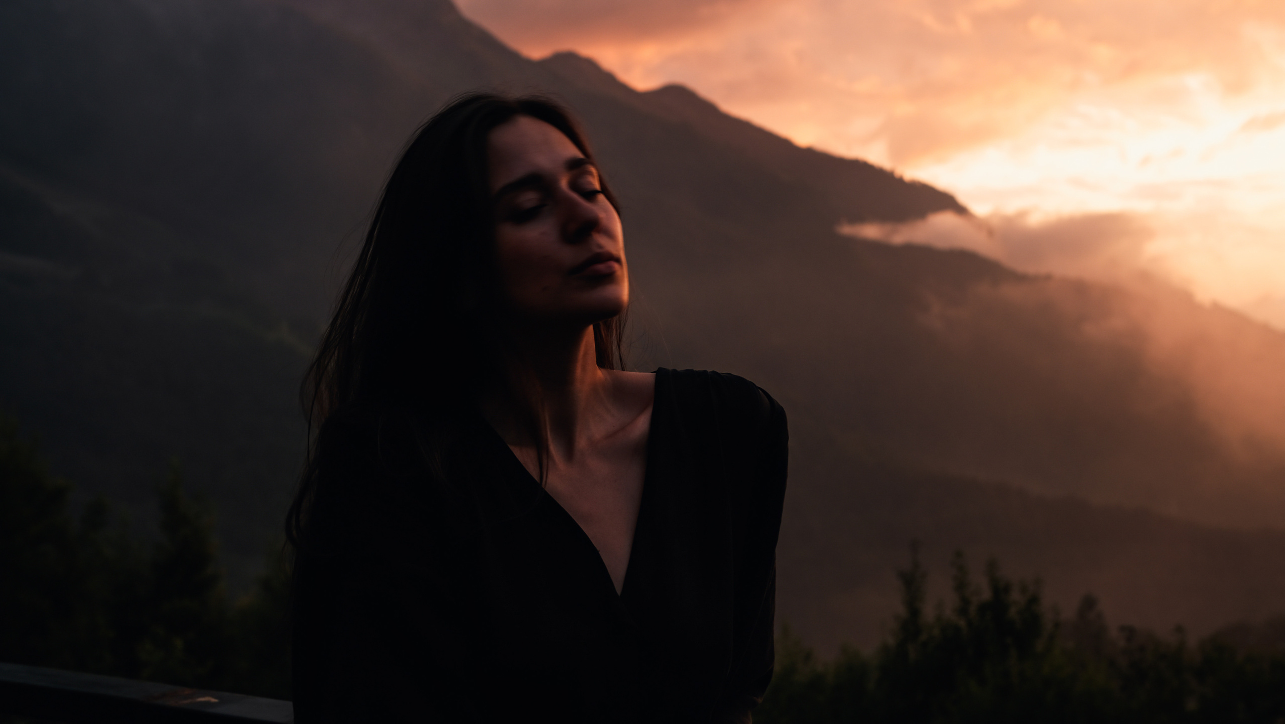 Закат на красной поляне. Главная