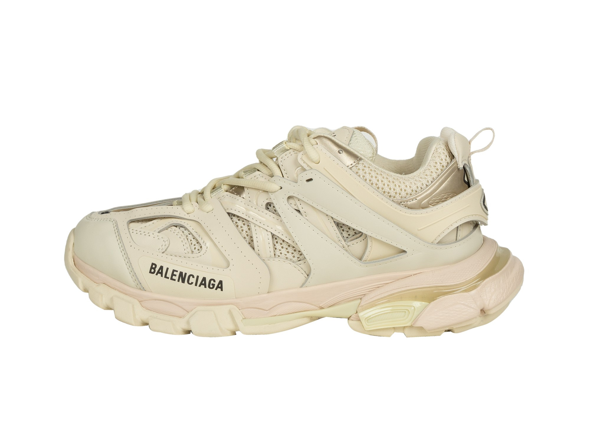 Кроссовки бежевые на белом фоне