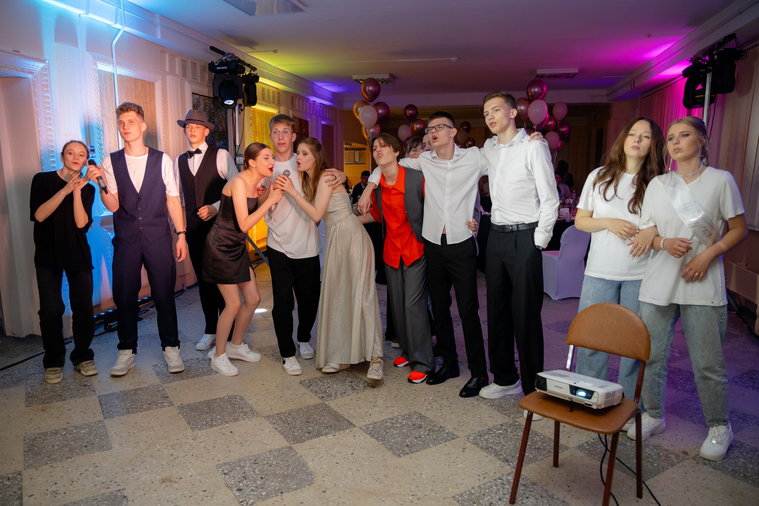 Школьный выпускной 2024 год в Соколе (Минск). Свадебный фотограф в Минске/Беларуси Сергей Спиридонов