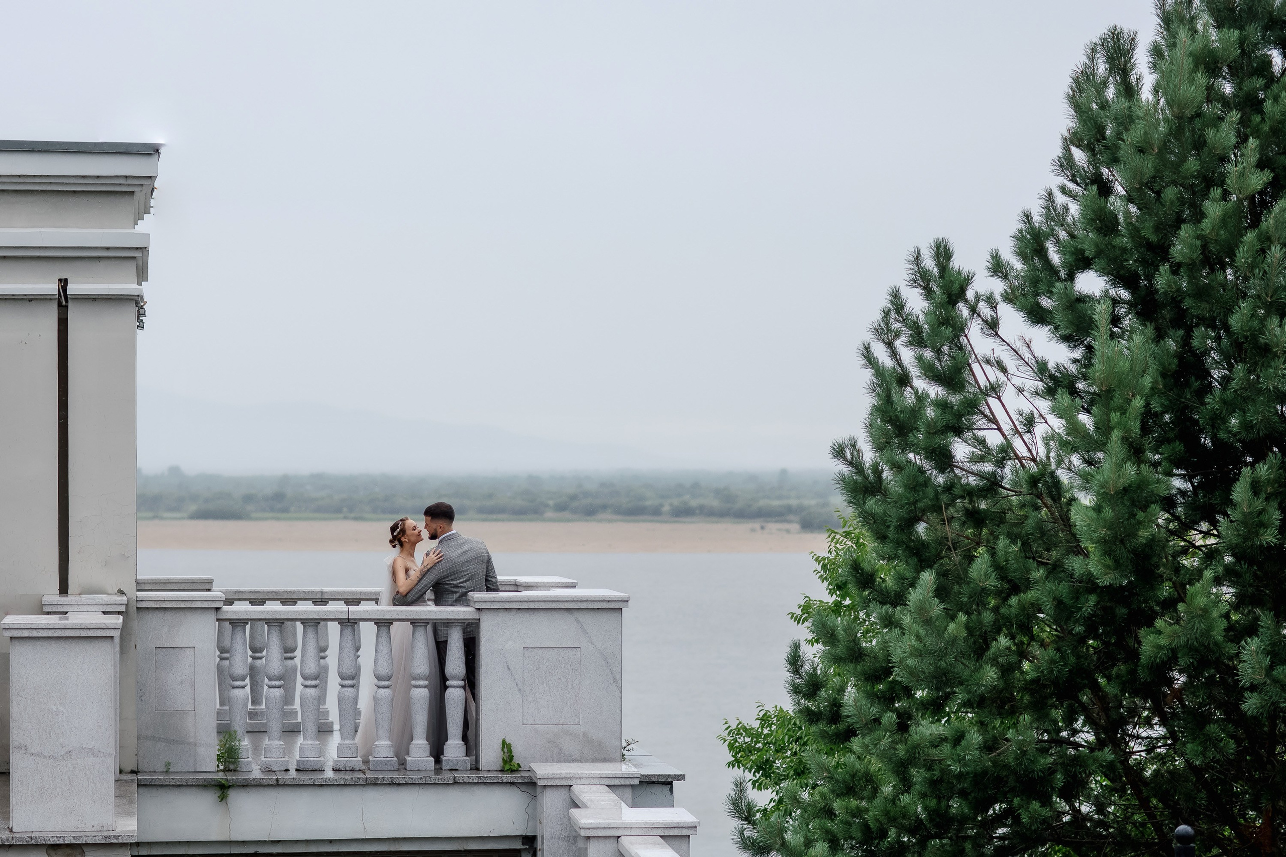 Степан и Ульяна. Утро. Загс. Прогулка. Дождь и солнце. Свадебный фотограф в Хабаровске