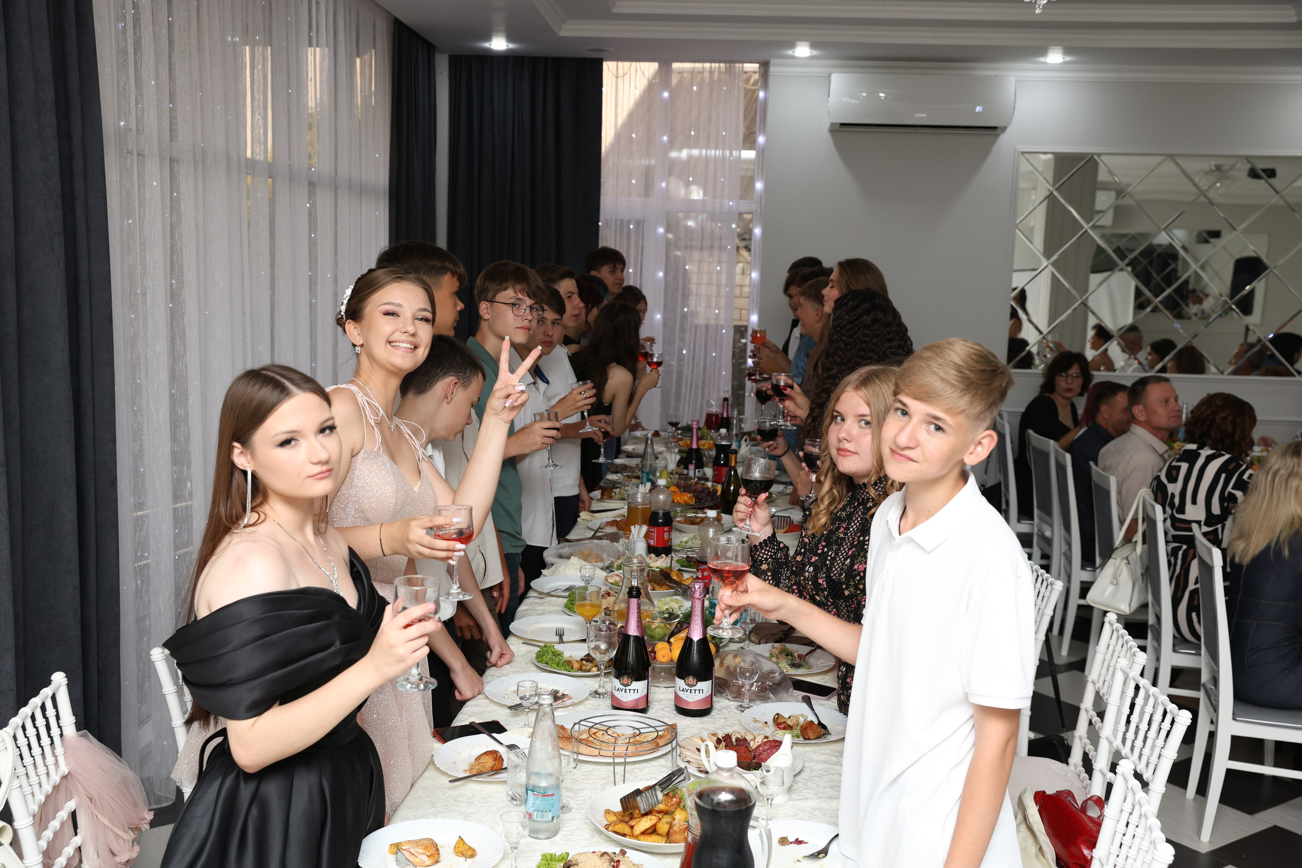 Выпускной 9 класс. Фотограф Любава Колесник. Выпускные альбомы в Крымском районе