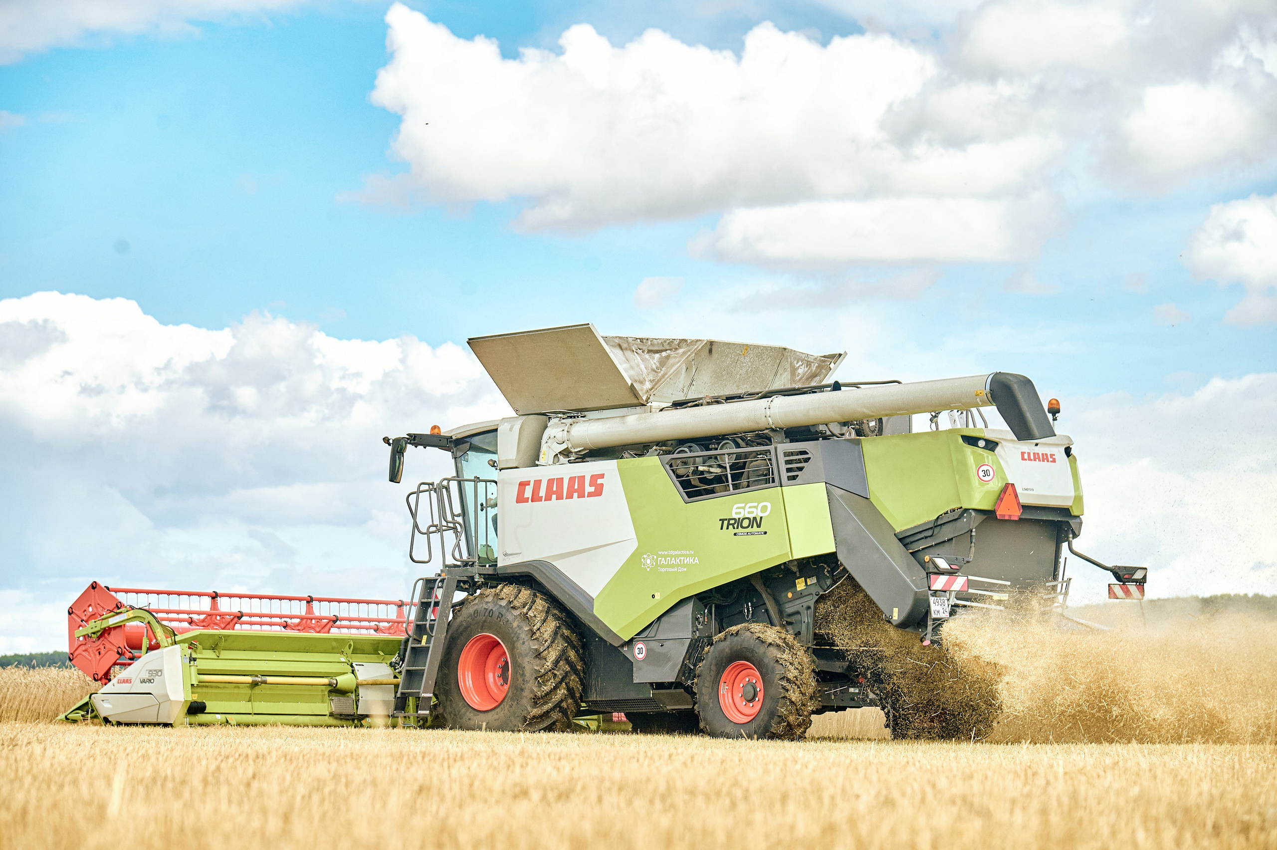 Портфолио репортажной фотосъёмки: сельхозтехника "Галактика". Фотограф Яковлев Роман — Красноярск