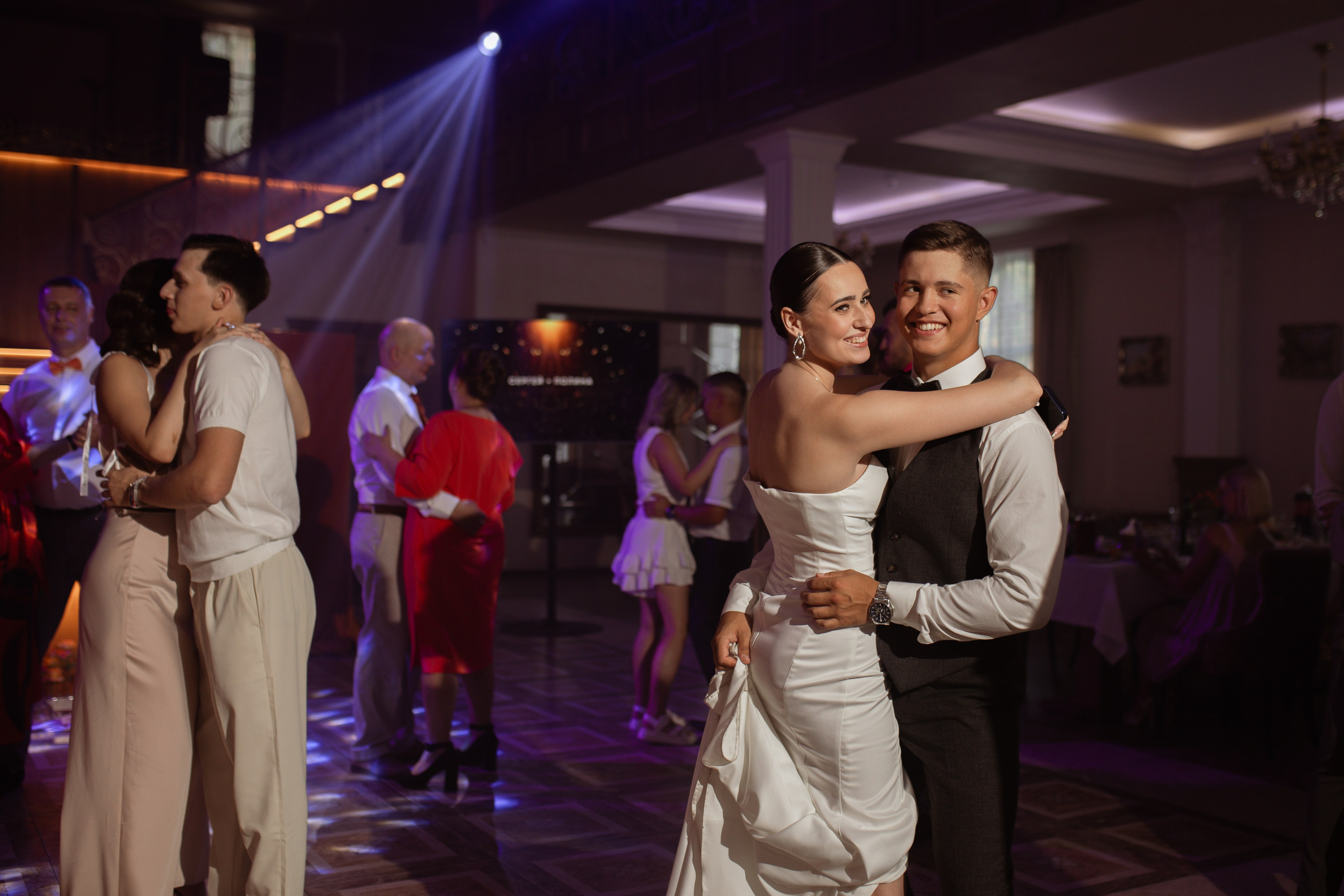 LoveLand: свадьба в тёплых оттенках 🧡. Свадебный фотограф Елена Рубцова