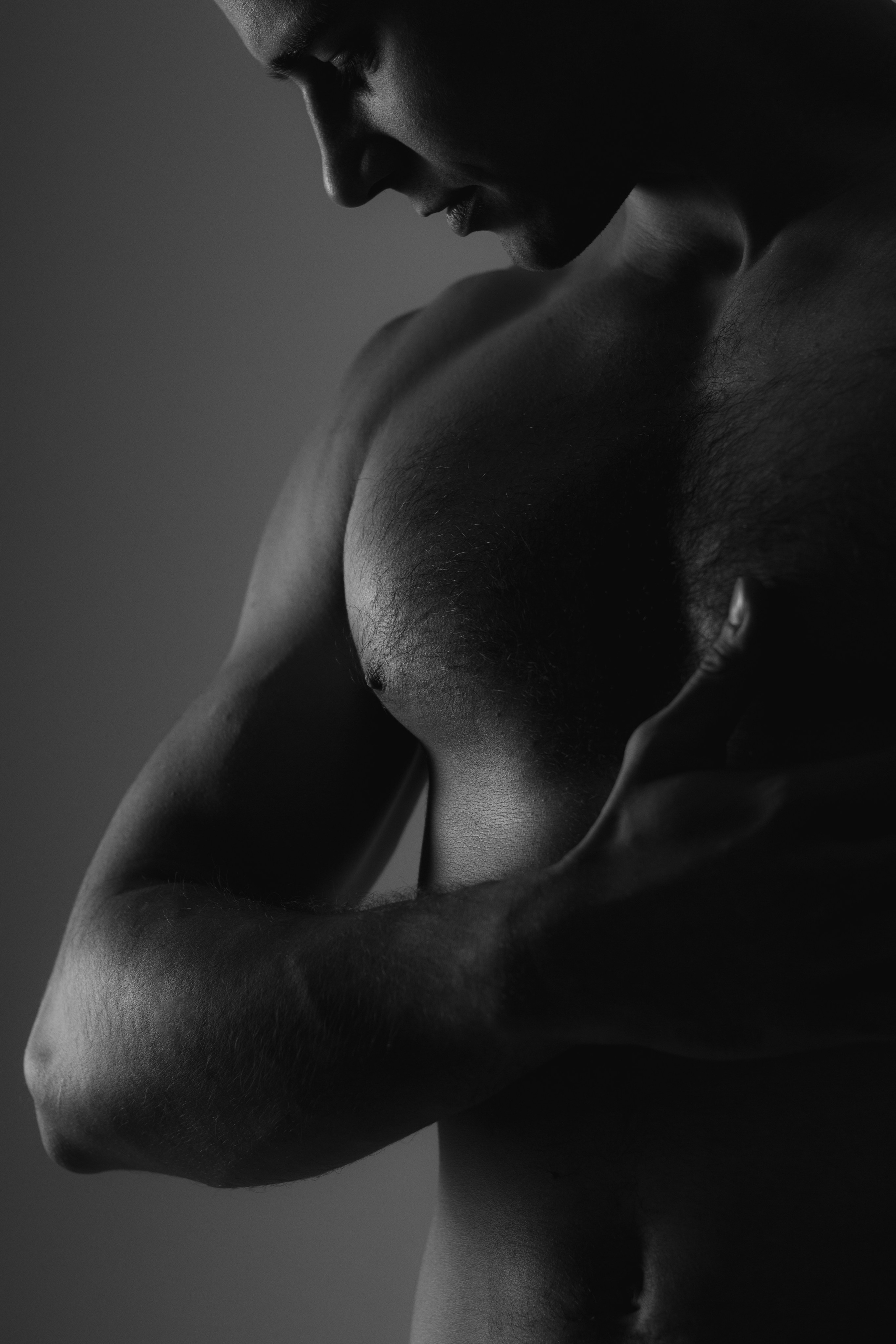 Портретная съемка — Роман. Портретный фотограф в Орле. Готовые фото за 3 дня! Помощь в позировании. Советы по организации