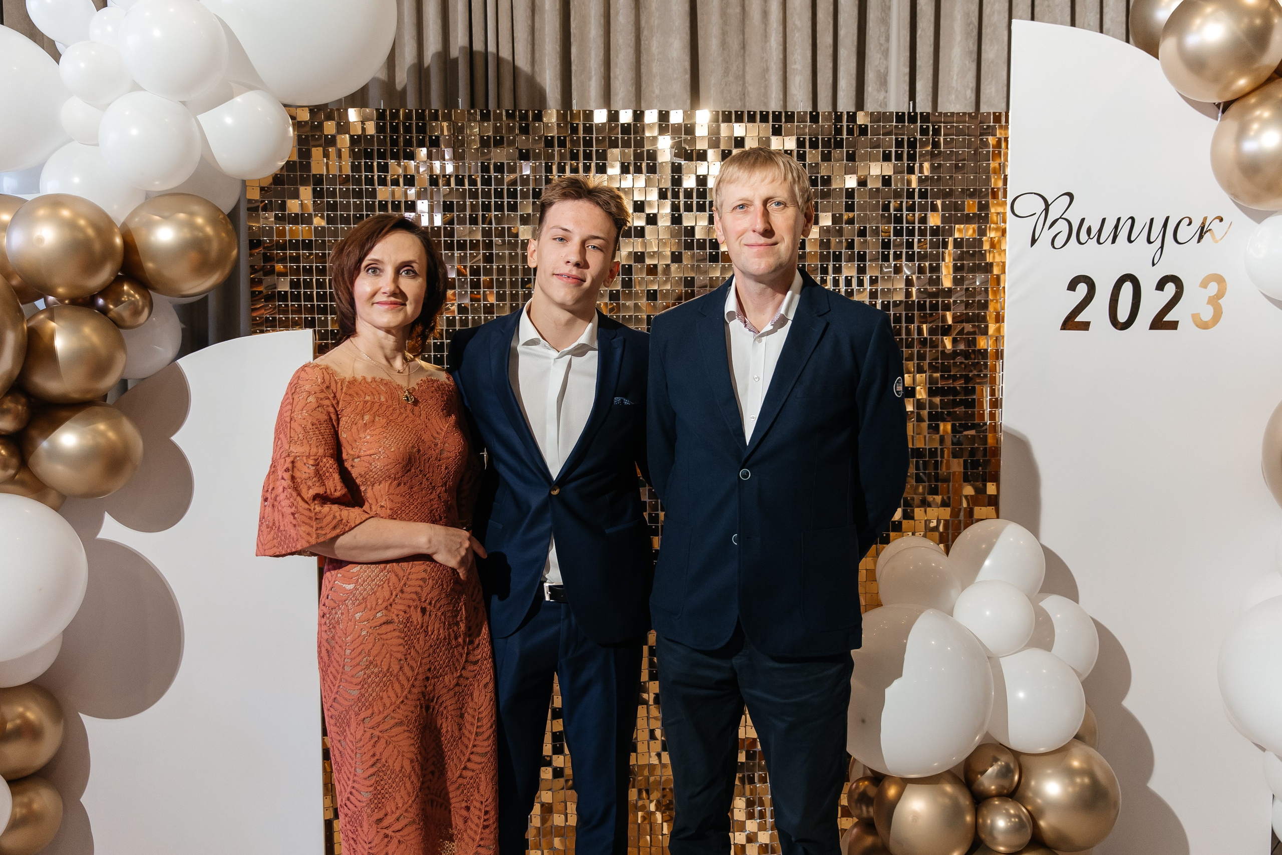 2023-06-23 Выпускной МБОУ СОШ № 10. Фотограф в Красноярске