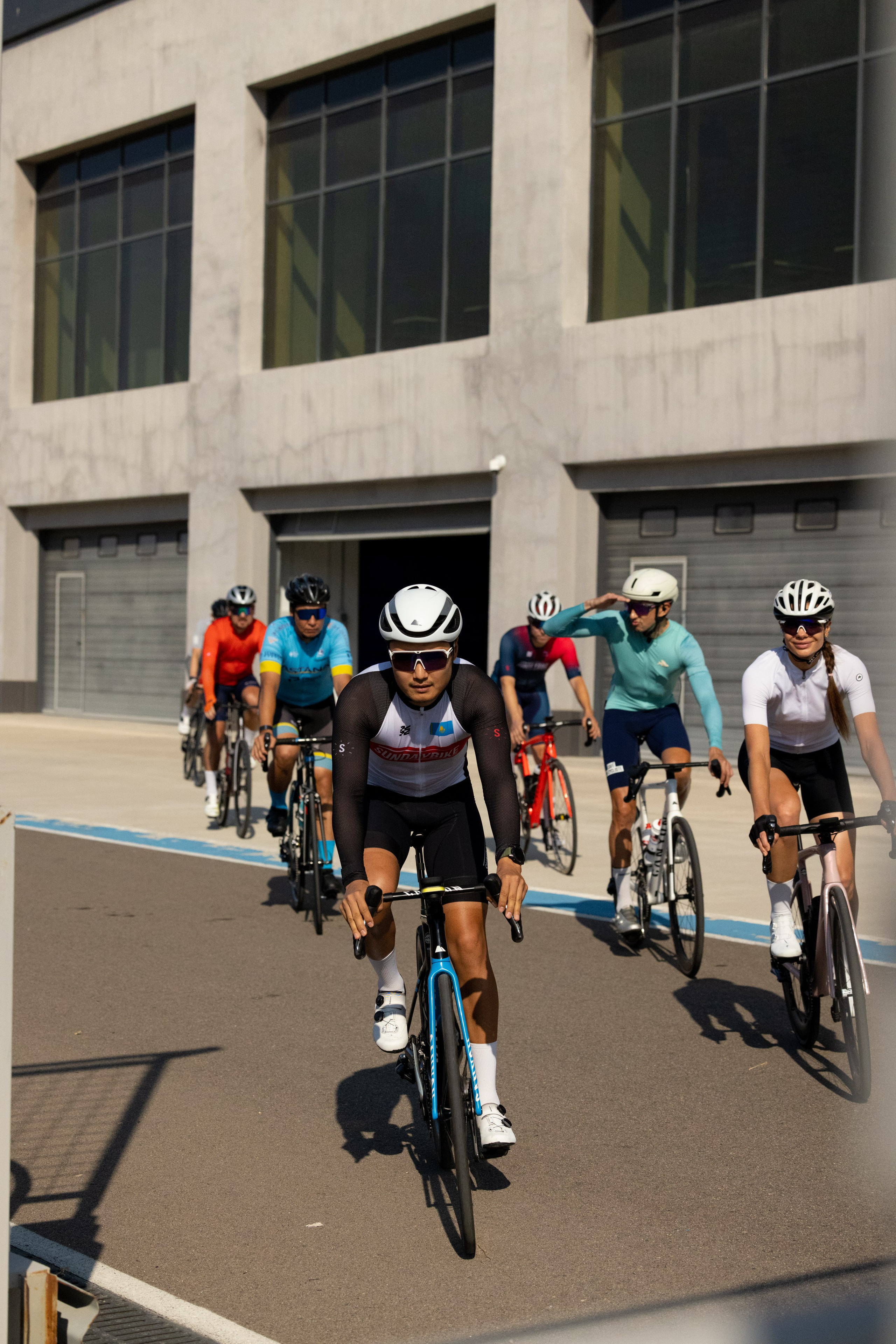 SUNDAYBIKE. Кристина Шнайдер репортажный фотограф Алматы