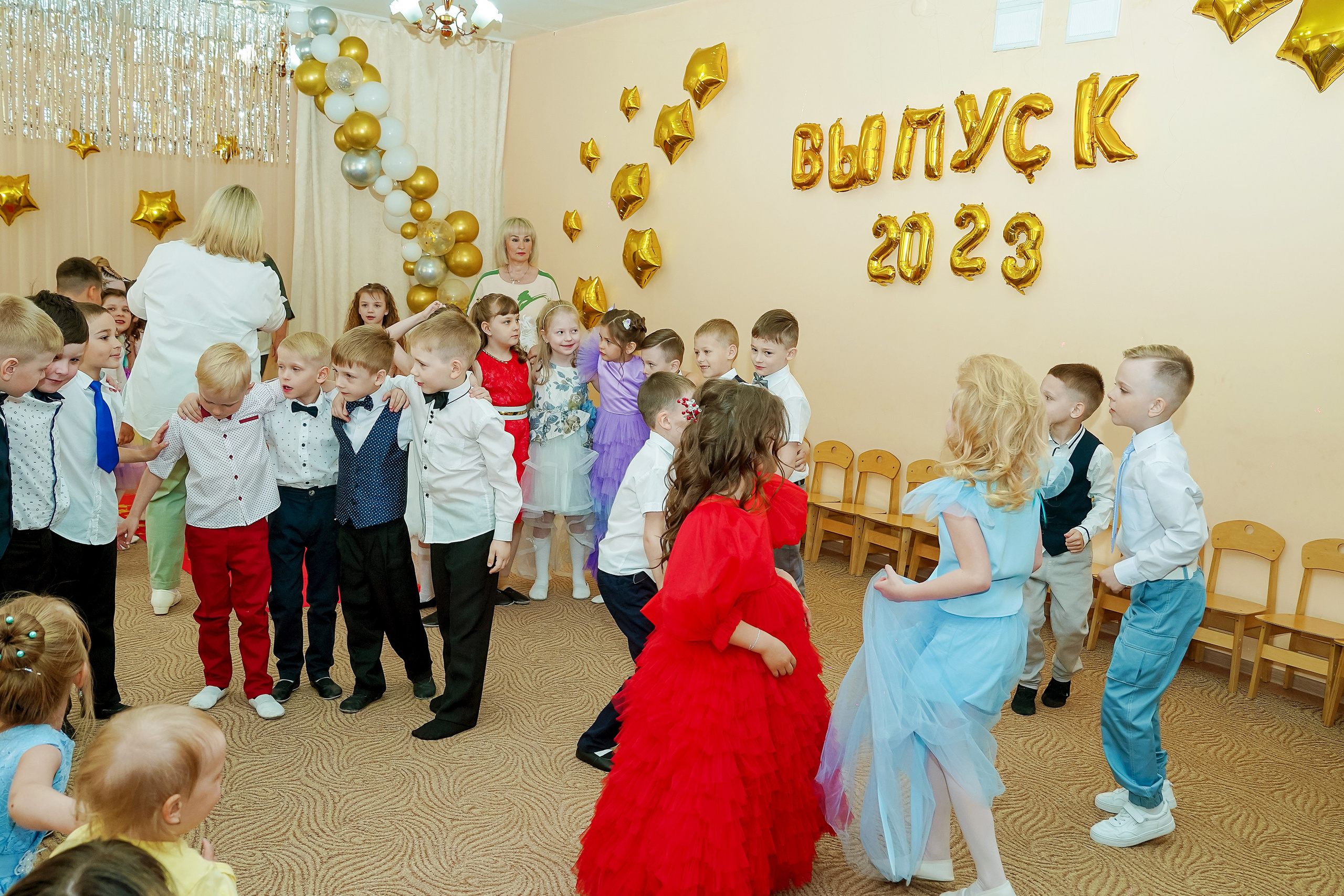 Фотосъемка видеосъёмка фотограф видеооператор новогодних утренников  в. Фотограф, видеооператор Нина Коршунова