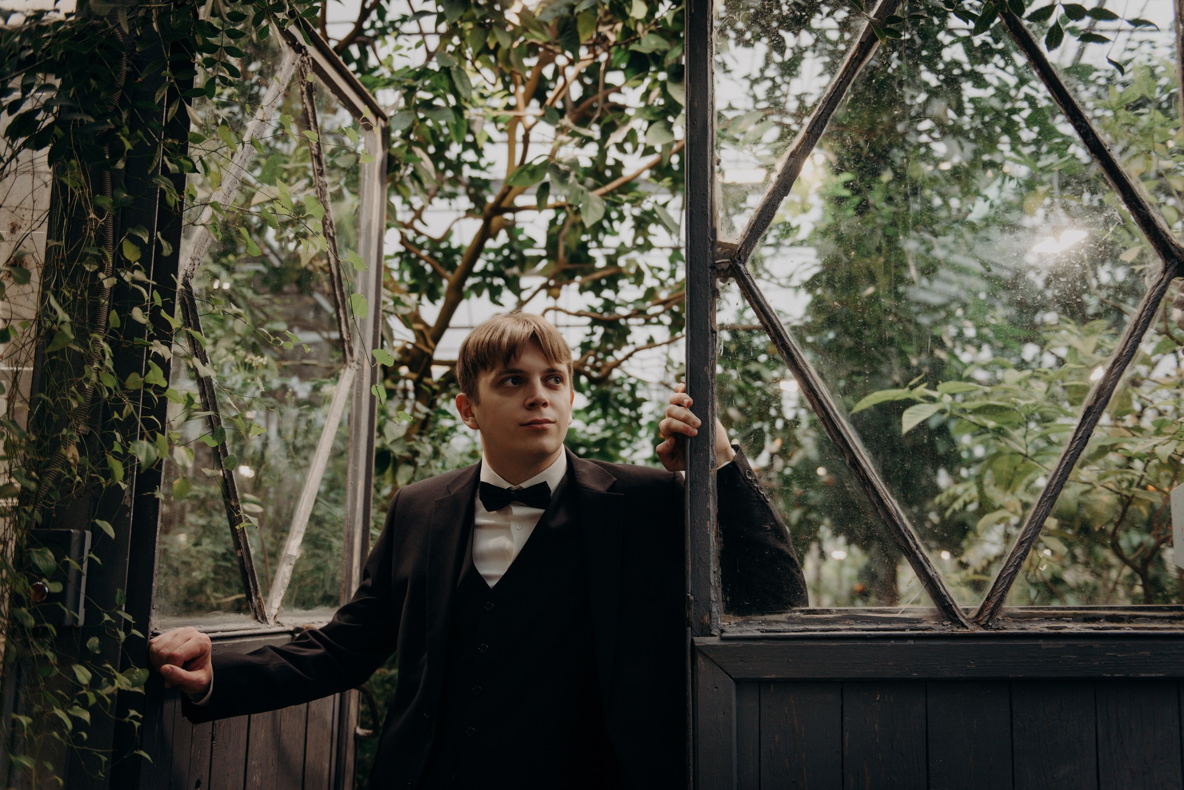 свадебная фотосессия в субтропическом маршруте оранжереи Ботанического сада