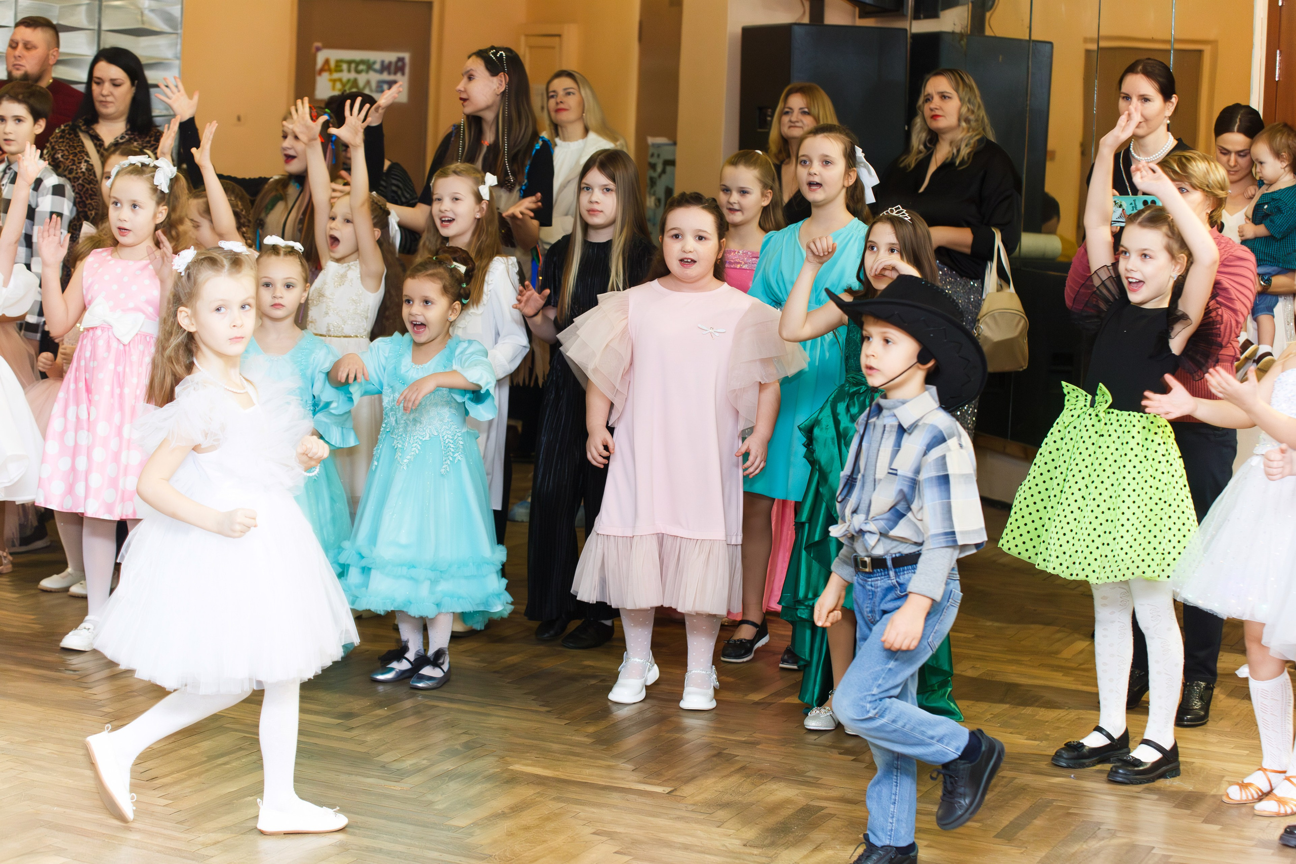 Театр-студия «ОК"ФАНТАЗИЯ» — „НОВЫЙ ГОД С ФАНТАЗИЕЙ“. Профессиональный фотограф в Мценске и Орловской области