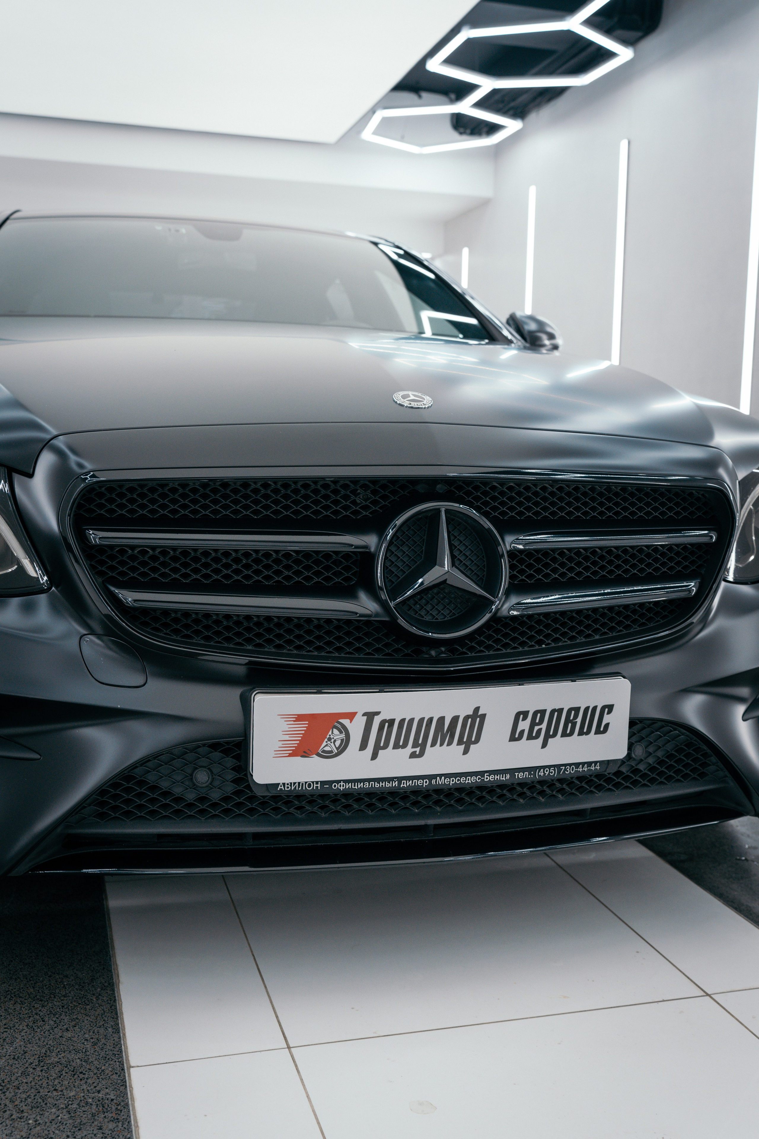 Triumph Car Services. Photographer based in moscow Peter Tchana