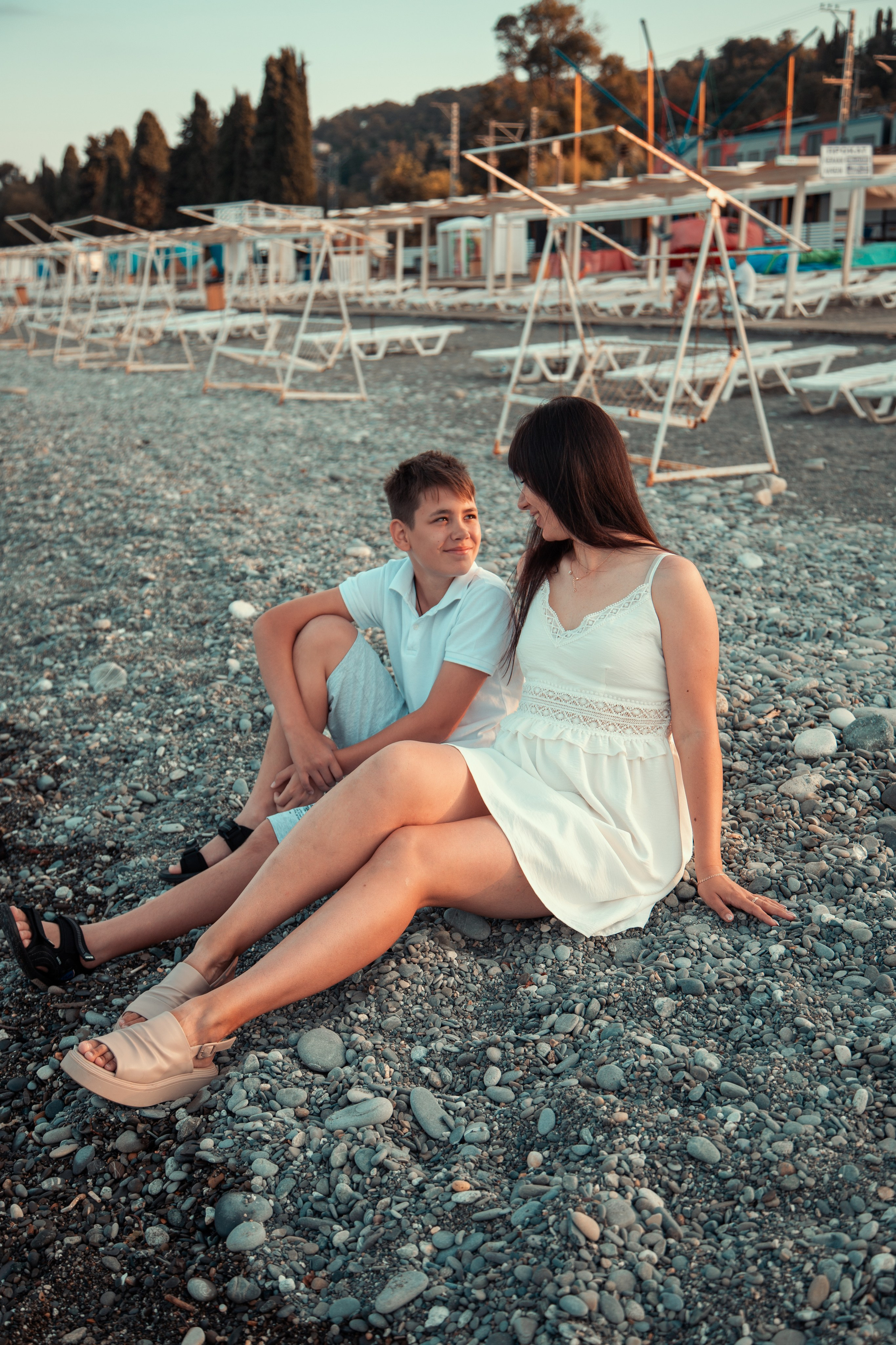 Завтрак у моря в Лоо на пляже «Горный Воздух». Семейный фотограф в Сочи, Лоо, Дагомысе, Вардане Кучумова Олеся