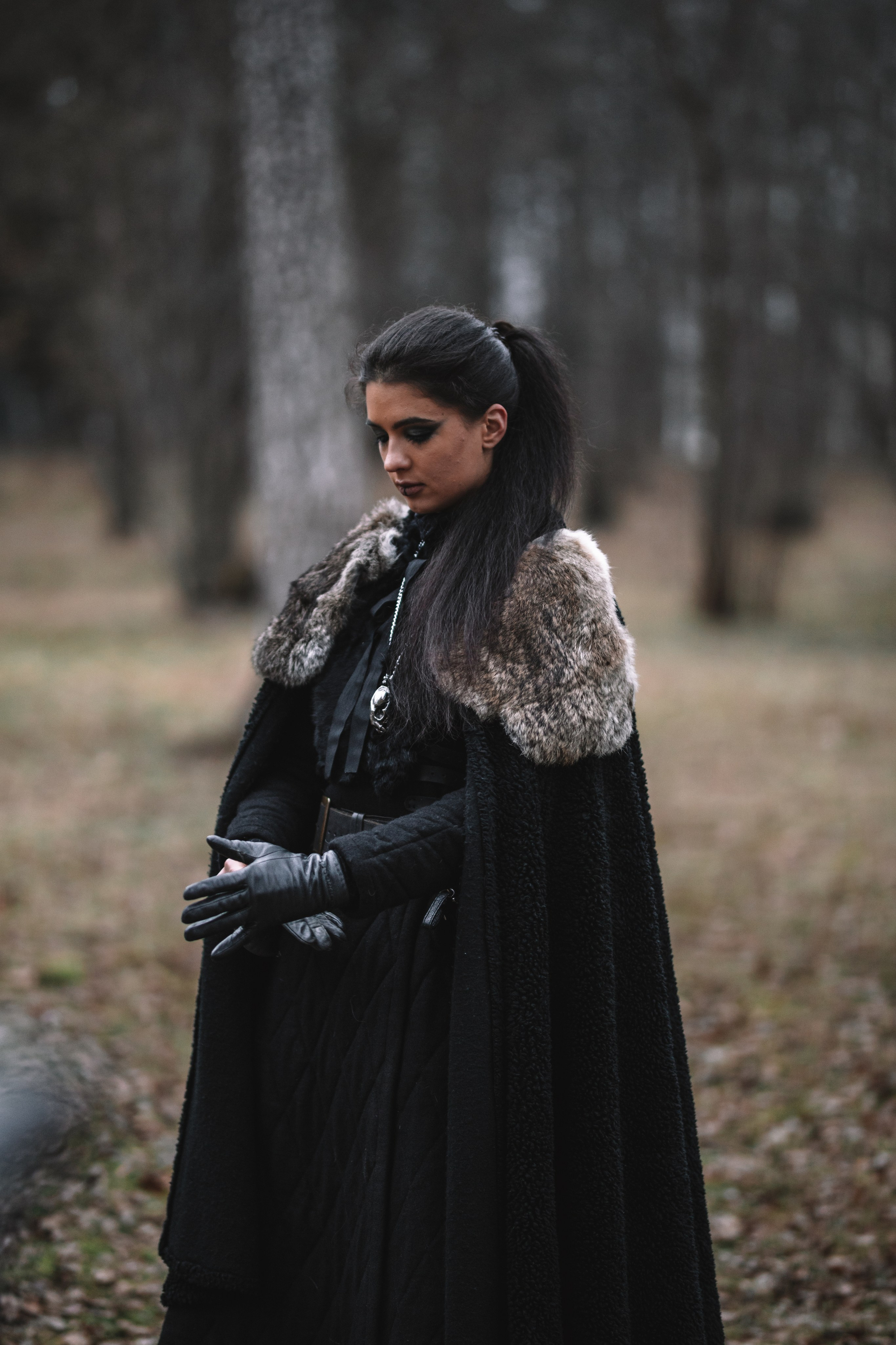 Наташа с фризом в костюме викинга. Фотосессии с лошадьми