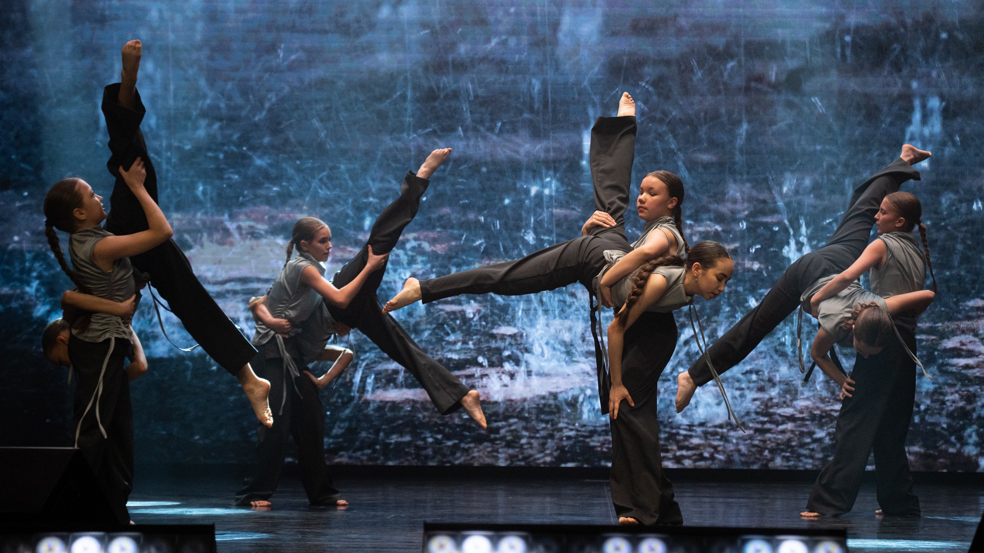 Отчетный концерт студии танца ARTIDANCE. Репортажный фотограф в Казани Павел Серпокрылов