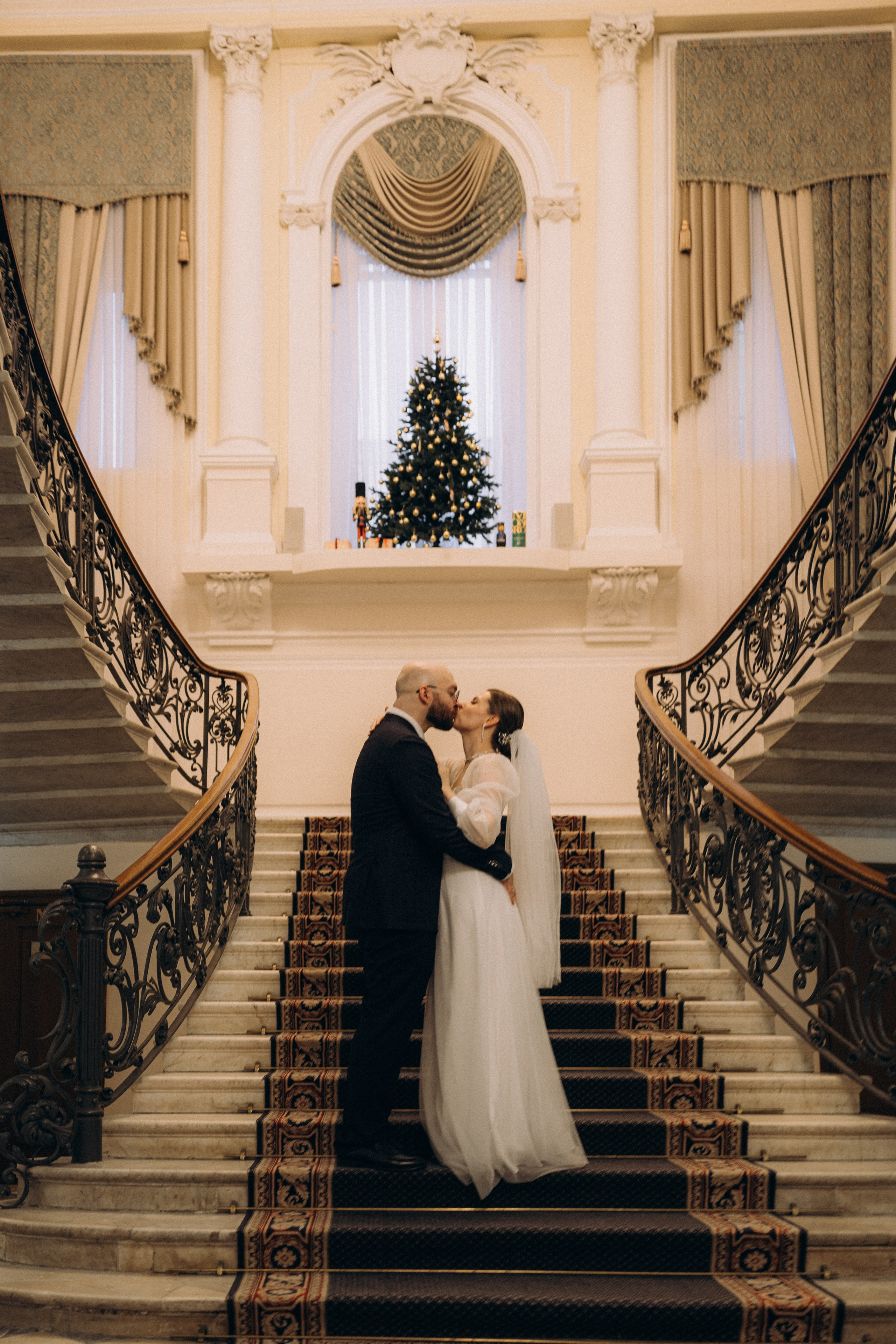 СВАДЕБНАЯ СЬЕМКА ВО ВТОРОМ ДВОРЦЕ (ДЕКАБРЬ) ТАКЖЕ СЬЕМКА В СТУДИИ НА ЧЕРНЫШЕВСКОЙ. Профессиональный фотограф, Санкт-Петербург — Виктория Богомолова