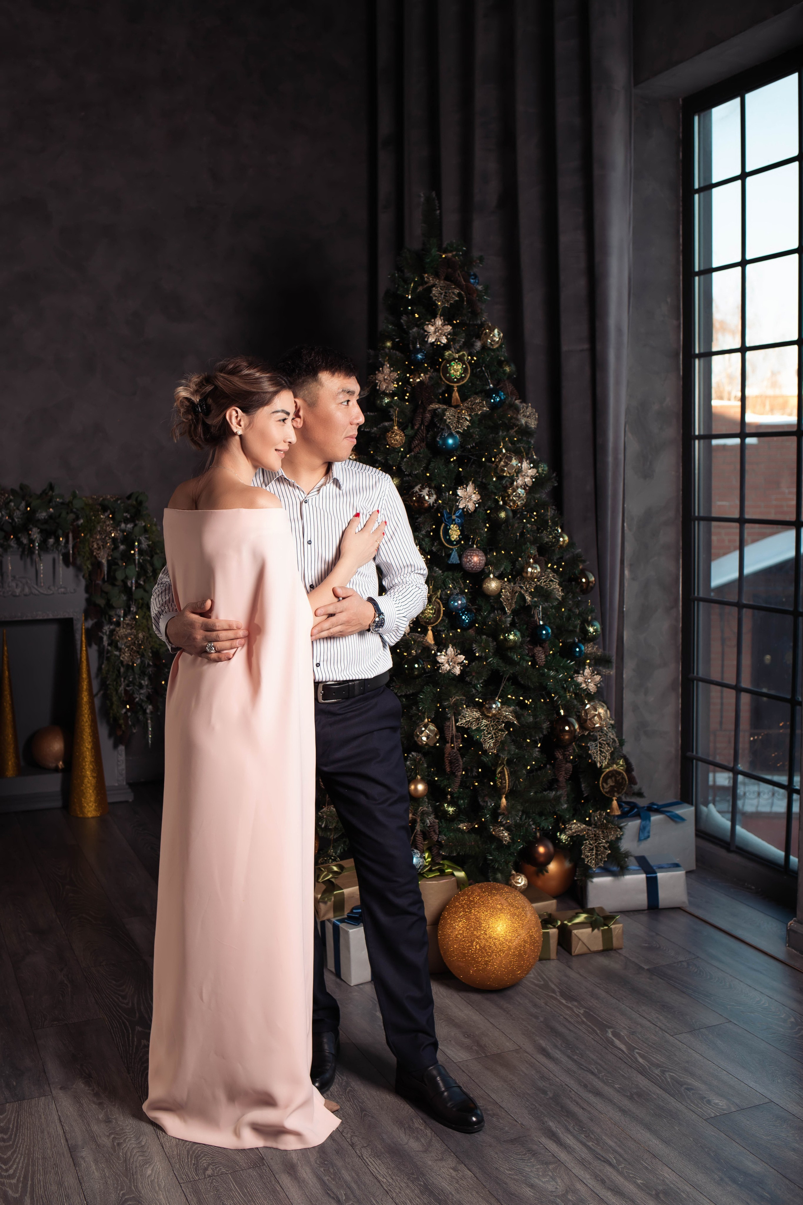 Семейная фотосессия в студии. Фотограф новорожденных в Новосибирске