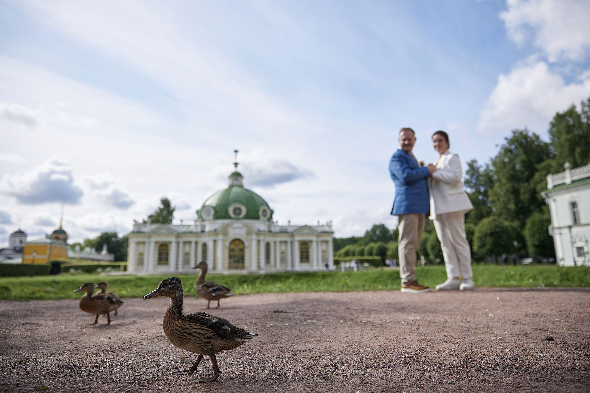 Прогулка, фотосессия жениха и невесты. Свадебная съемка. Фотограф в Москве Валерий Боцман