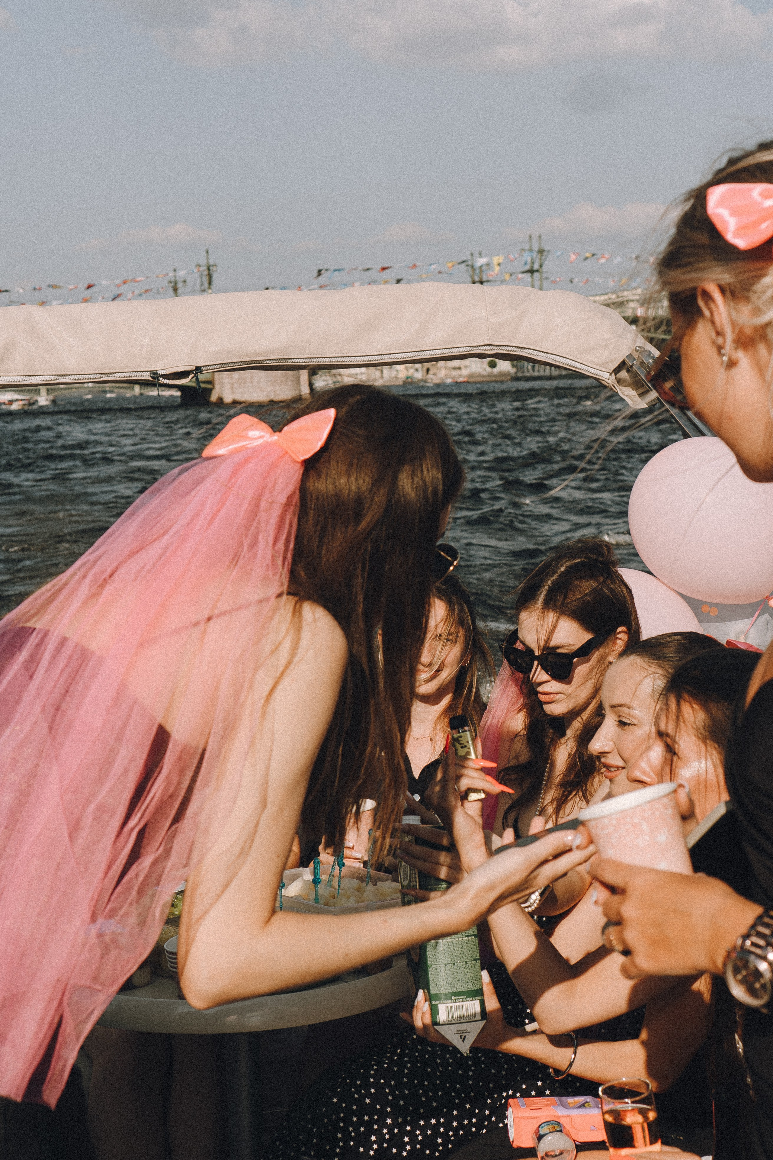 ДЕВИЧНИК НА КАТЕРЕ. Профессиональный фотограф, Санкт-Петербург — Виктория Богомолова