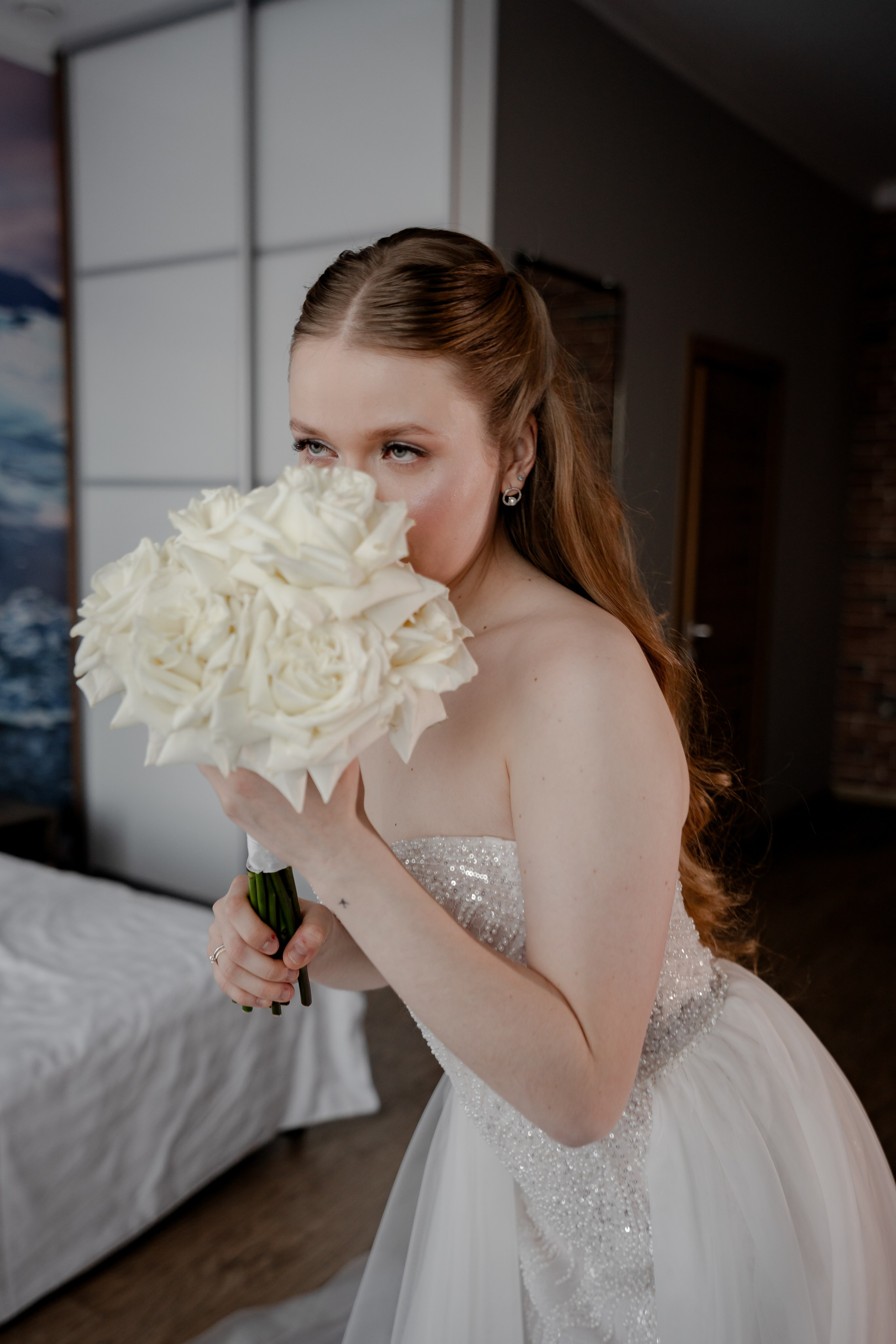 СВАДЕБНАЯ СЬЕМКА СБОРОВ В ОТЕЛЕ И ВЫЕЗД НА ЦЕРЕМОНИЮ (СНЯТО В СИБИРЕ В НИЖНЕВАРТОВСКЕ)М. Профессиональный фотограф, Санкт-Петербург — Виктория Богомолова