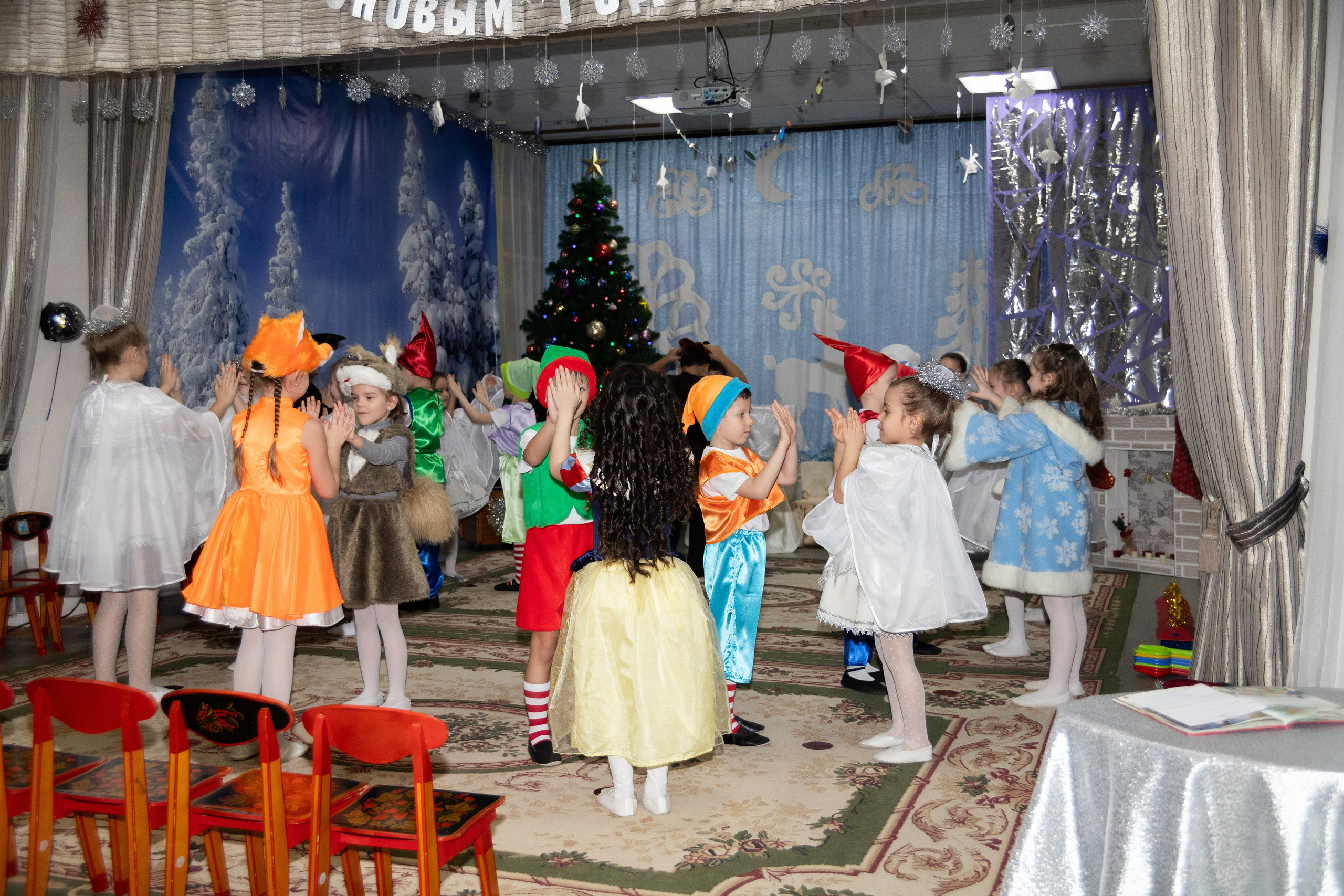 Новогодний утренник подготовительной группы. Индивидуальный и свадебный фотограф в Москве, Электростали и Туле Кадейкина Екатерина