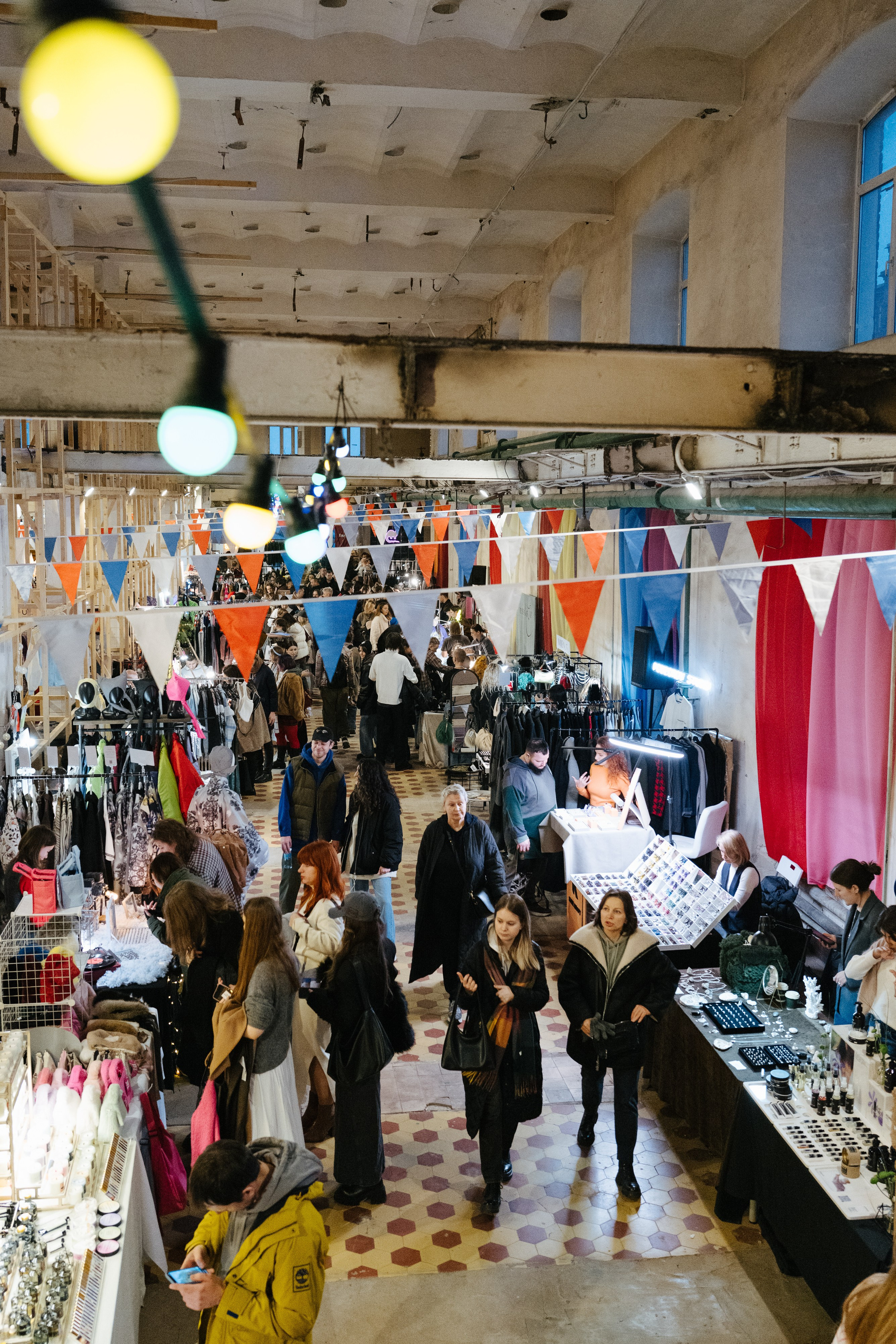 16 ноября 2024 в пространстве «Кристалл» / фото Валерий Белобеев. Фотоотчеты «Ламбада-маркета»