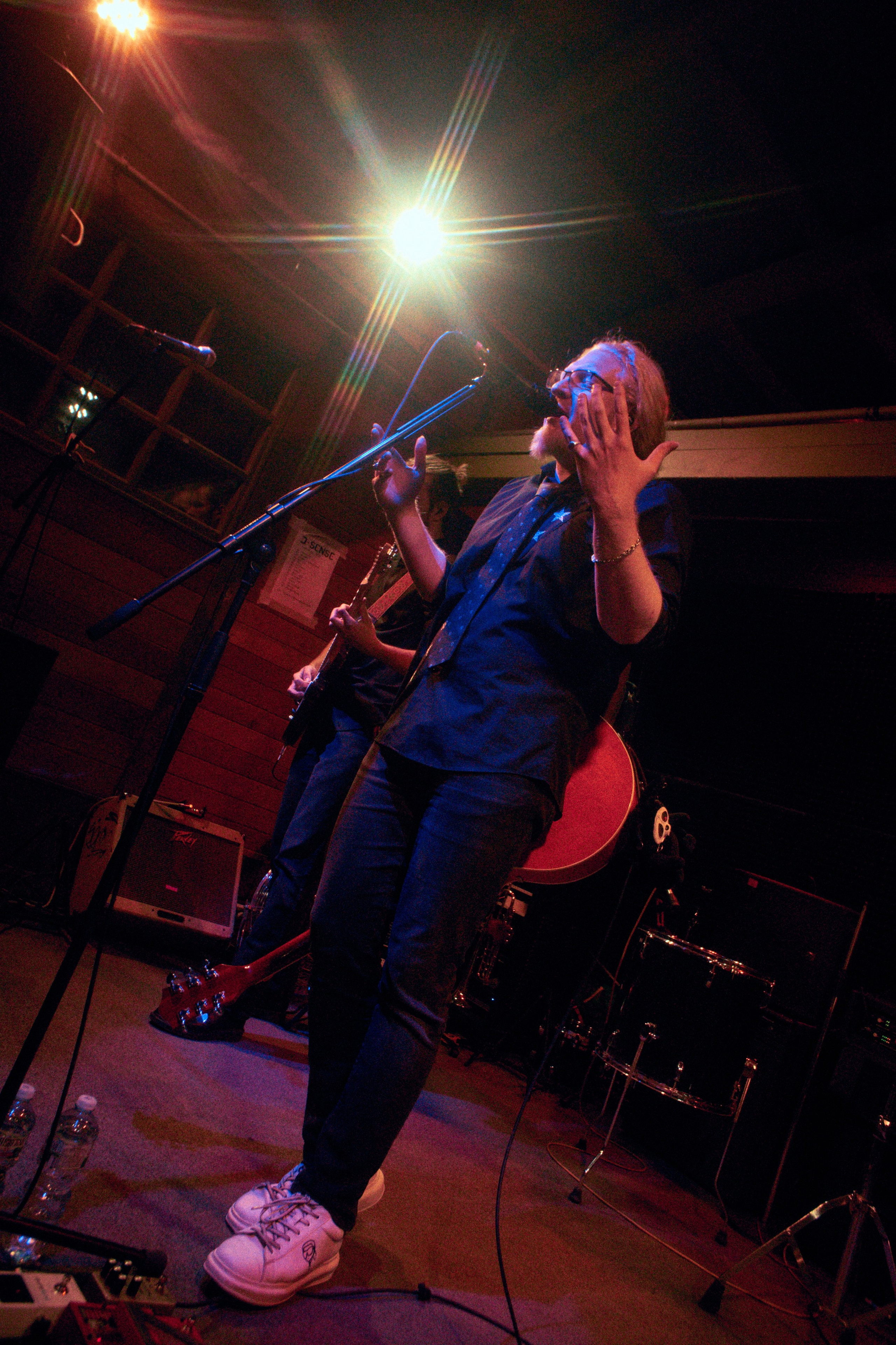 ГОЛОВА МУЭССЫ — КОНЦЕРТ 18-10-2025 В КИТАЙСКОМ ЛЕТЧИКЕ. Фотография для артистов