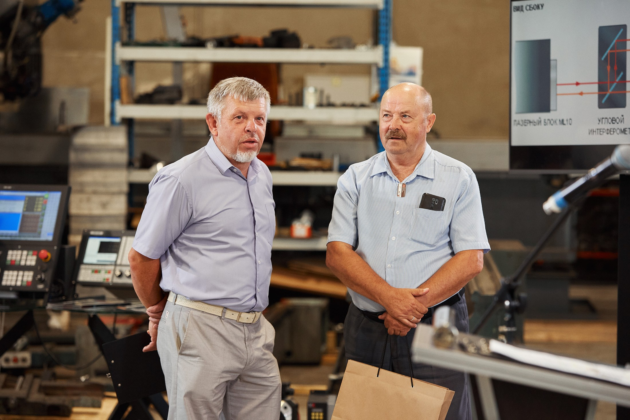 EMG / Международный форум / Презентация нового высокоточного станка. Антон Артюшин, портретный фотограф. Москва