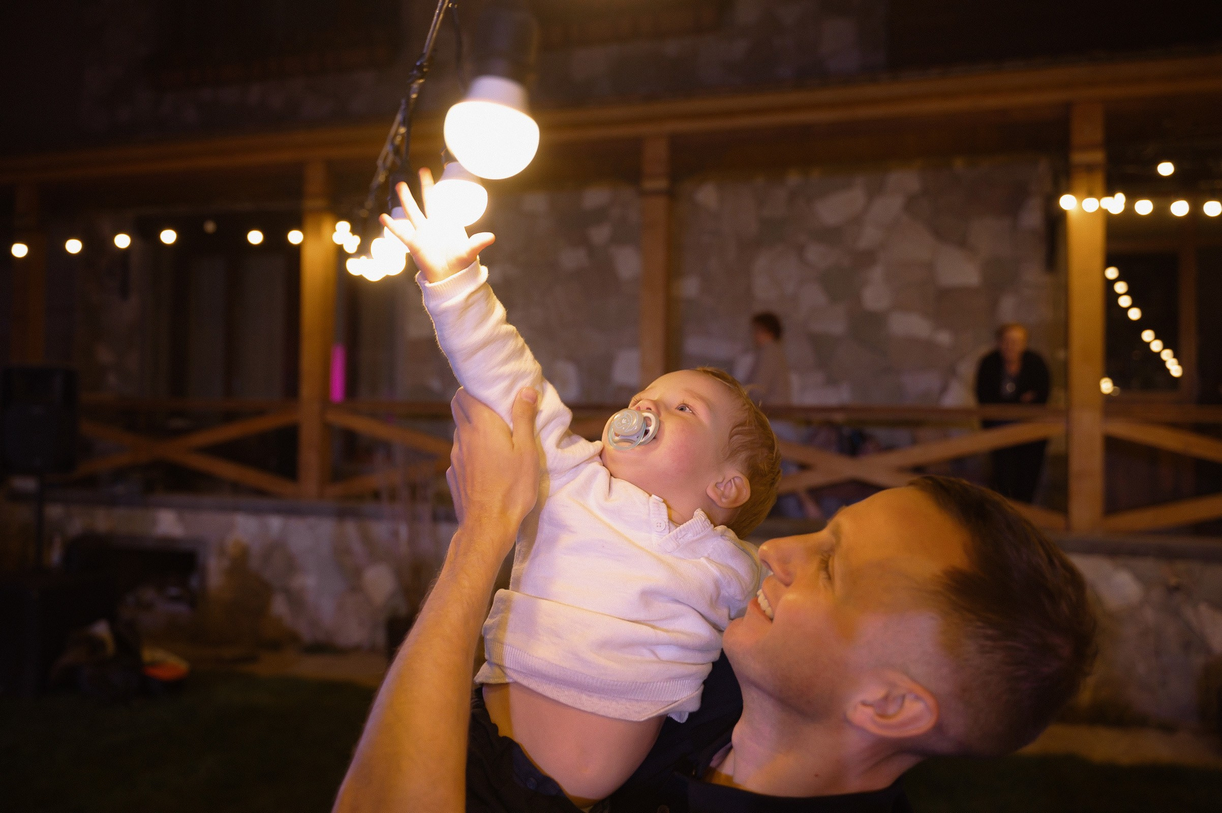 Трогательная свадебная вечеринка в горах Армении. Афина Ефимова. Свадебный фотограф Москва