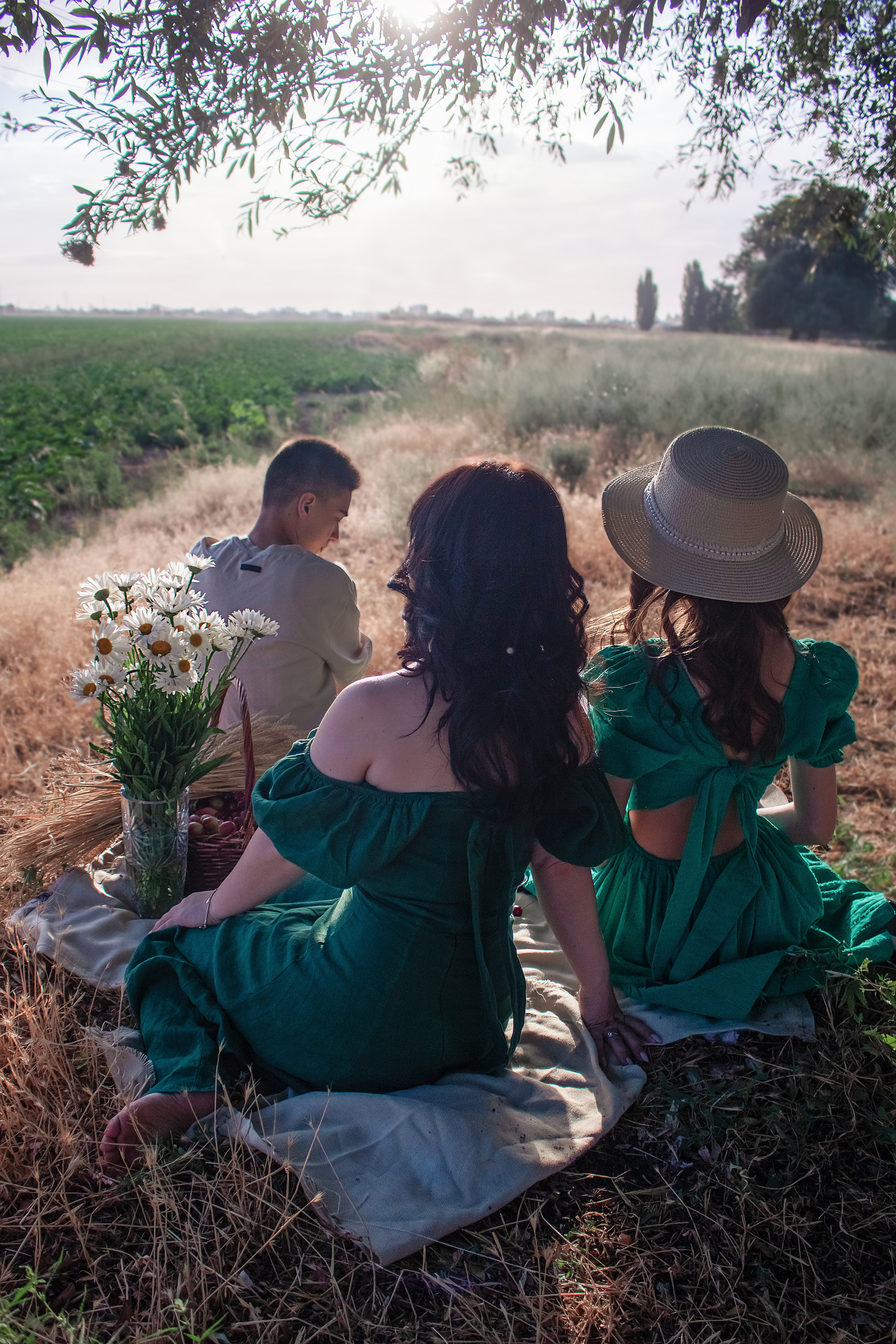 Зухра с детьми. Фотограф Анастасия, СПб: живые семейные и женские фотосессии без позирования, наполненные эмоциями