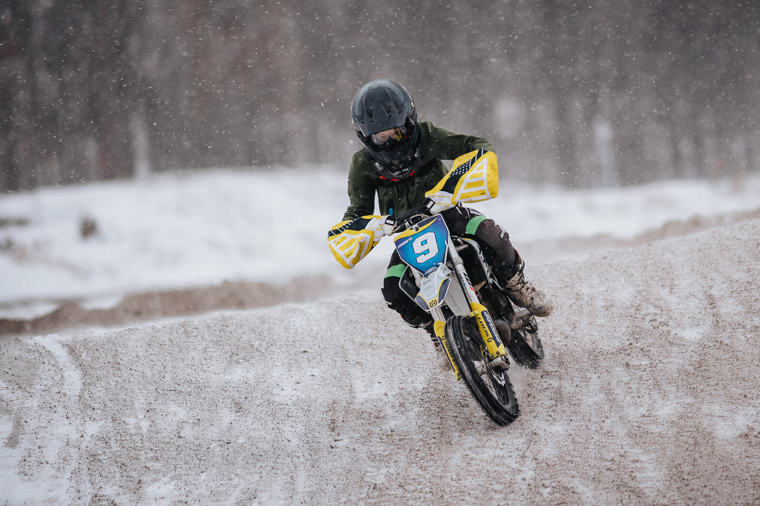 29.12.2024 — Праздничная тренировка на мотоциклетной трассе Люскус. Репортажный фотограф в Кемерово