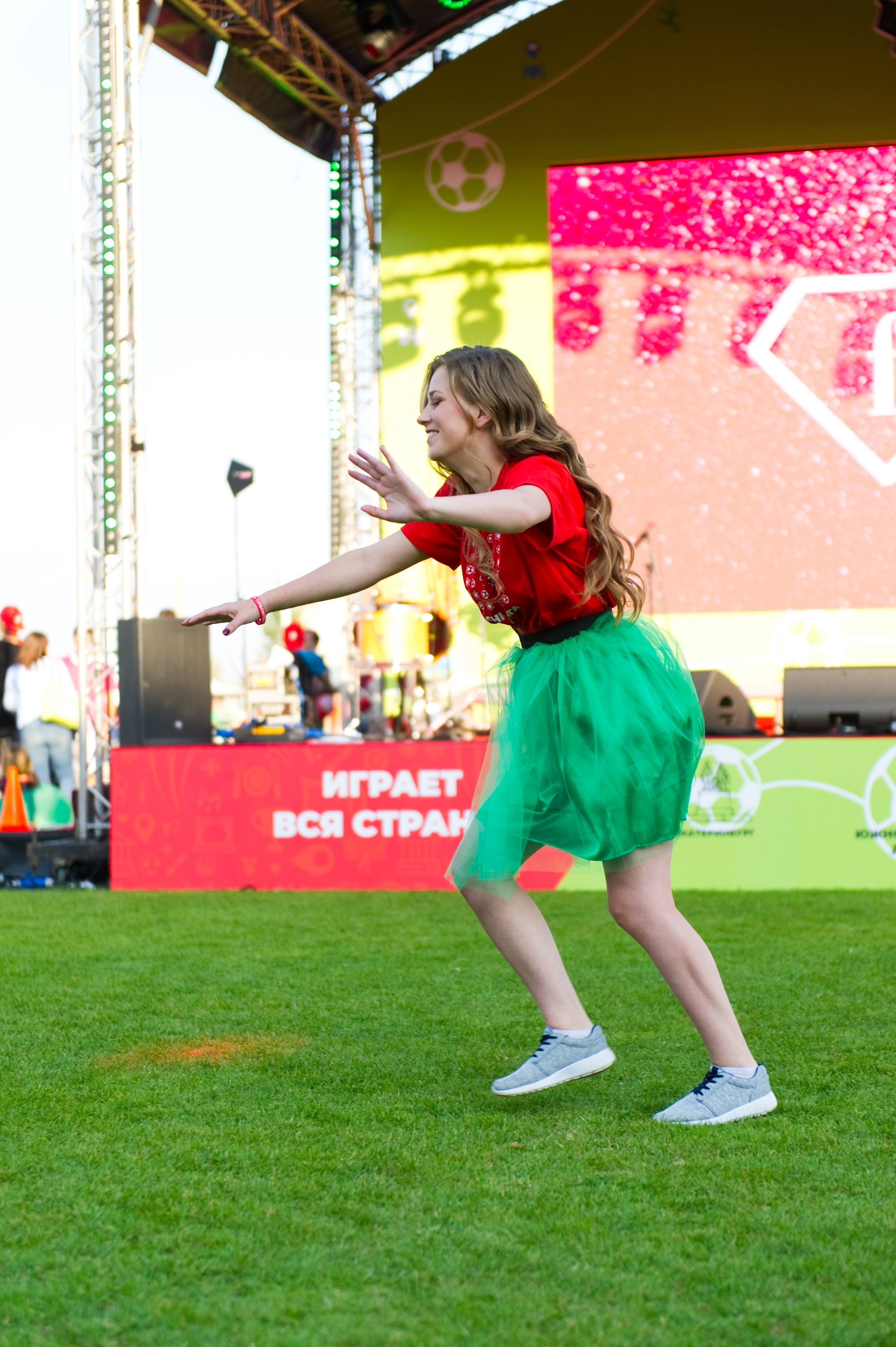 Турбофутбол (корпоративное соревнование «Пятерочки»). Репортажный фотограф и видеограф Слава Думчев. Тимбилдинги, отчетники, корпоративы