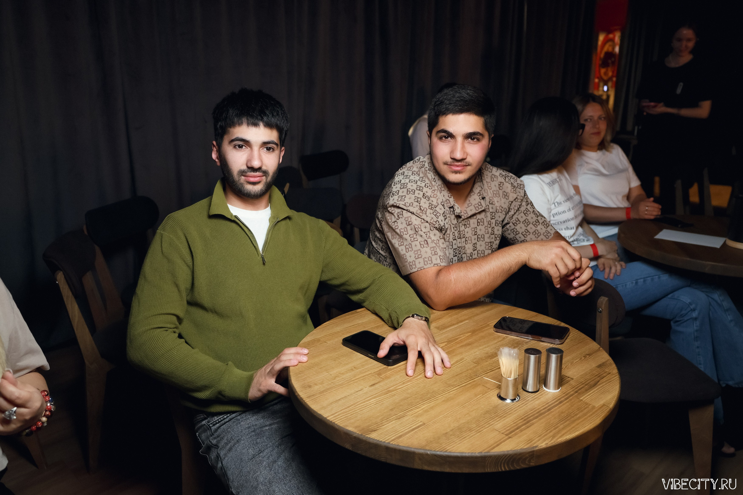 Стендап клуб Локация. VIBECITY.RU Вайб Сити Ру Фоторепортажи Фотоотчеты Калининград