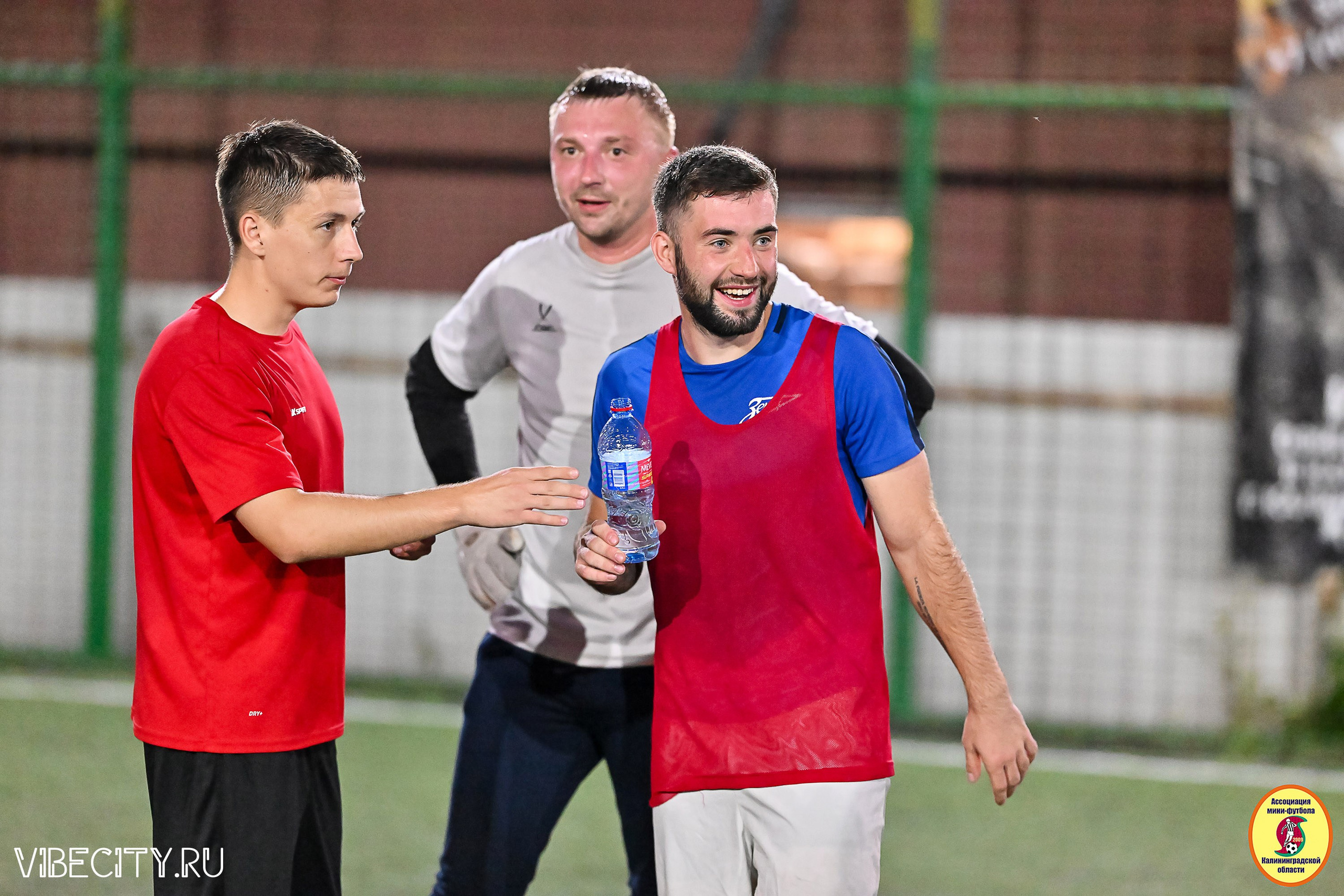 ФИНАЛЬНЫЕ ИГРЫ КУБКА МИНИ-ФУТБОЛЬНОЙ ЛИГИ И КУБКА КОРПОРАТИВНОЙ МФЛ 2025. VIBECITY.RU Вайб Сити Ру Фоторепортажи Фотоотчеты Калининград