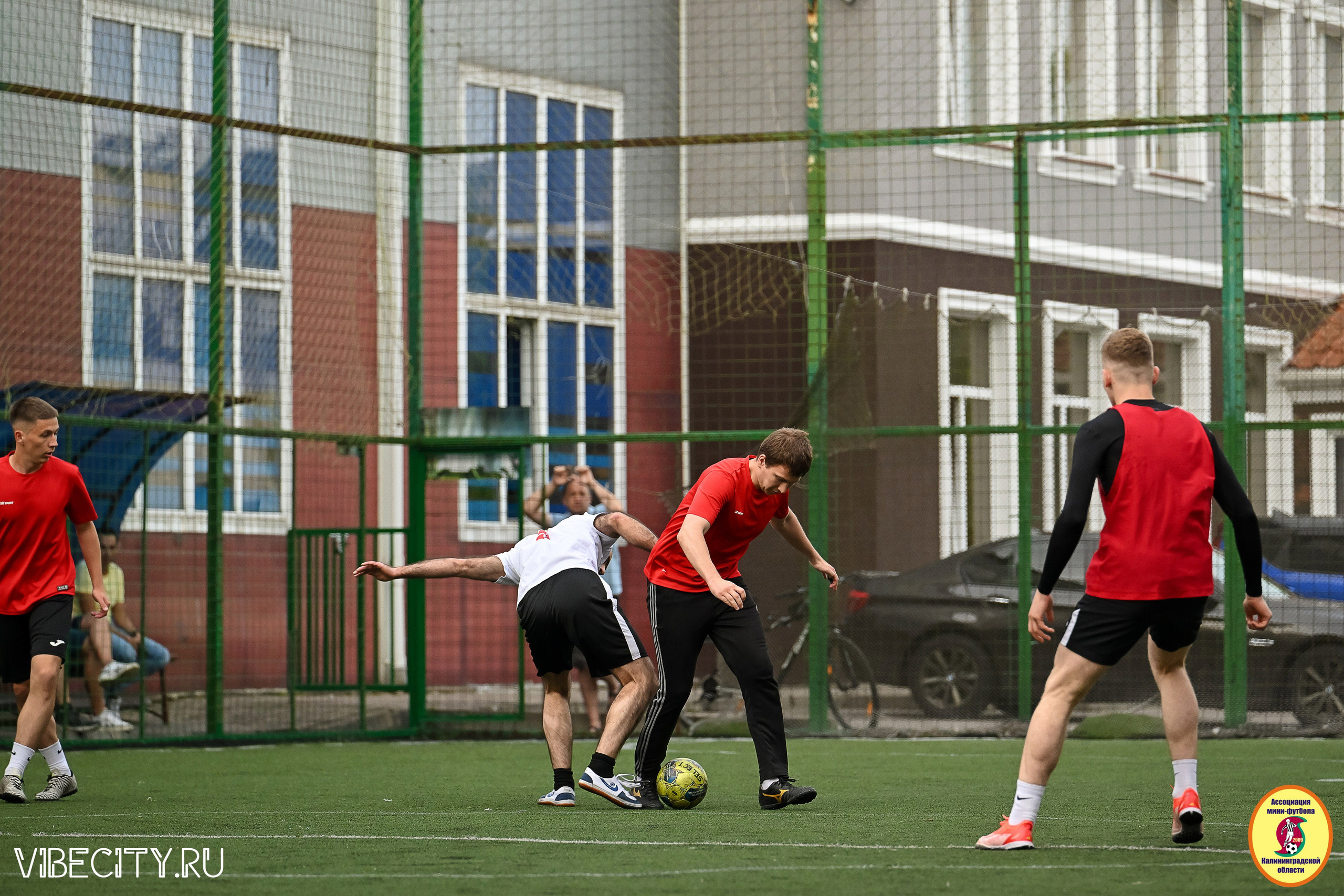 ИГРЫ МИНИ-ФУТБОЛЬНОЙ И КОРПОРАТИВНОЙ ЛИГИ. VIBECITY.RU Вайб Сити Ру Фоторепортажи Фотоотчеты Калининград