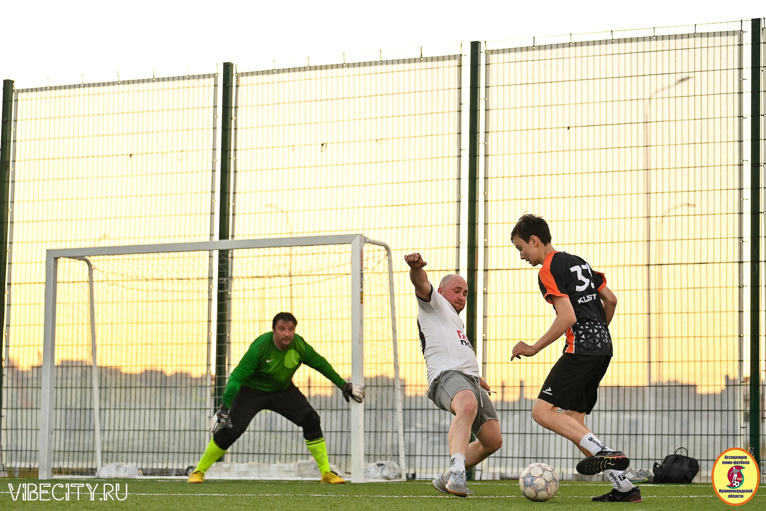 ИГРЫ МИНИ-ФУТБОЛЬНОЙ И КОРПОРАТИВНОЙ ЛИГИ. VIBECITY.RU Вайб Сити Ру Фоторепортажи Фотоотчеты Калининград