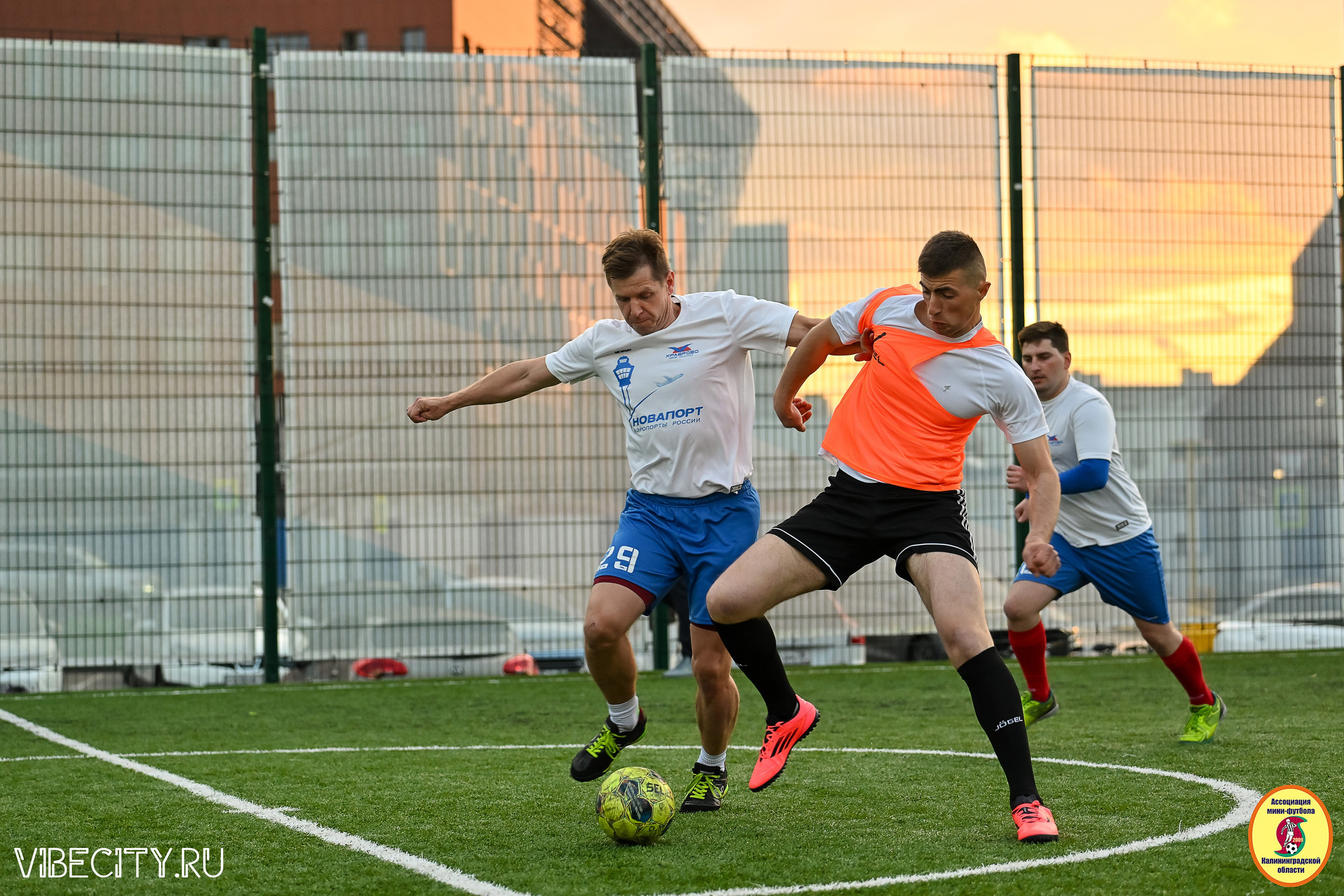 ИГРЫ МИНИ-ФУТБОЛЬНОЙ И КОРПОРАТИВНОЙ ЛИГИ. VIBECITY.RU Вайб Сити Ру Фоторепортажи Фотоотчеты Калининград