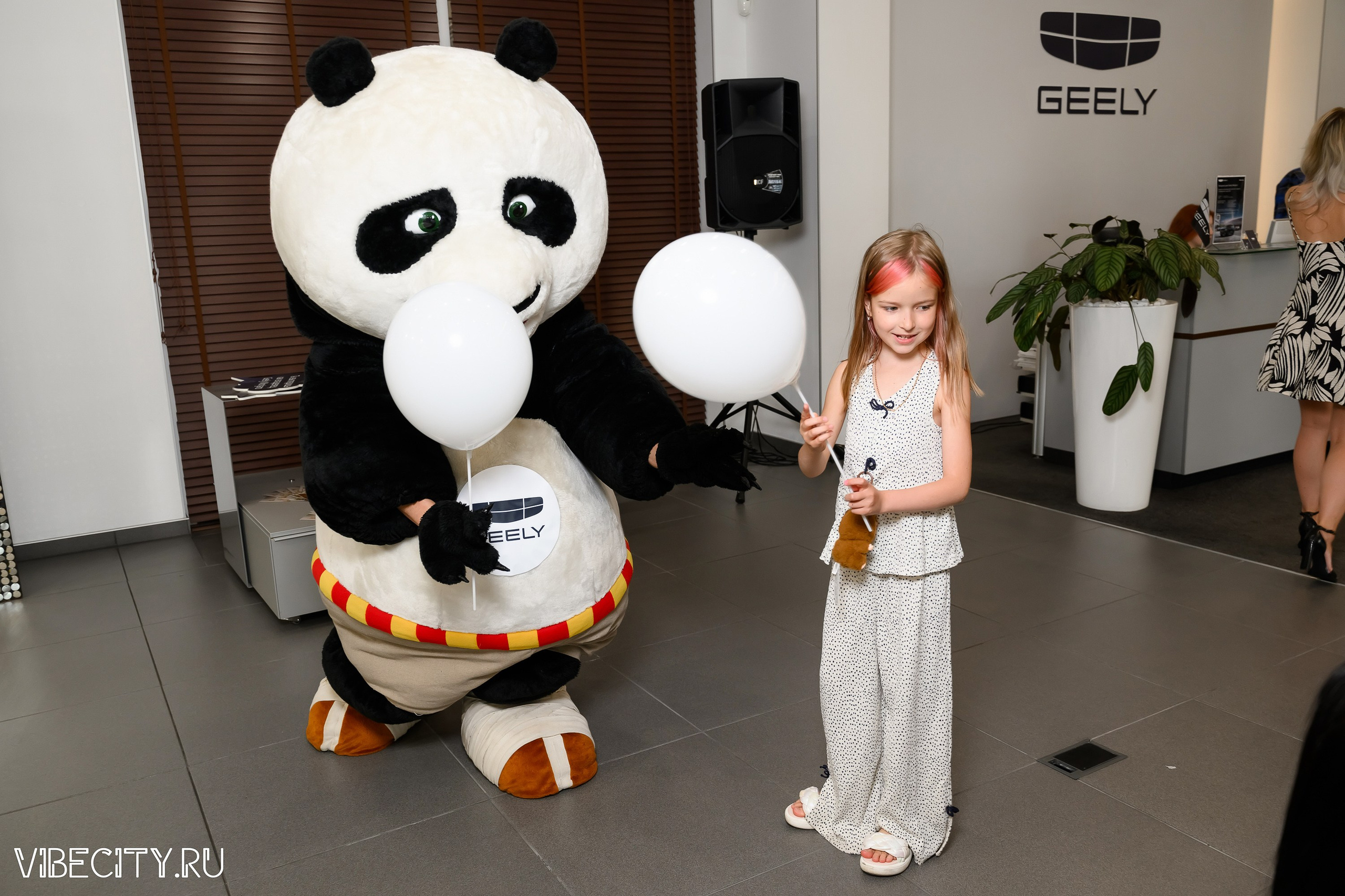 Презентация Geely Manjaro. VIBECITY.RU Вайб Сити Ру Фоторепортажи Фотоотчеты Калининград