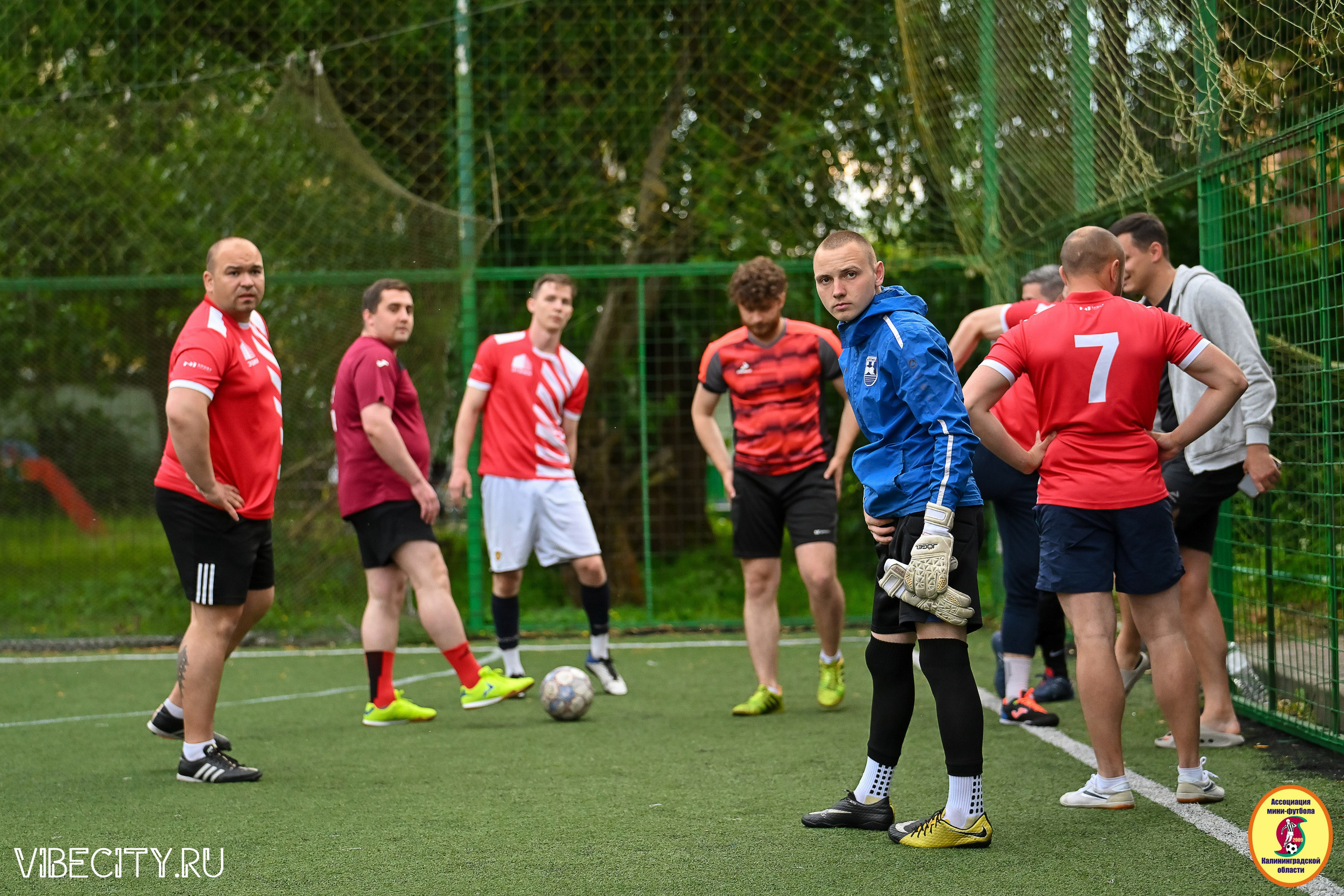 ИГРЫ МИНИ-ФУТБОЛЬНОЙ И КОРПОРАТИВНОЙ ЛИГИ. VIBECITY.RU Вайб Сити Ру Фоторепортажи Фотоотчеты Калининград