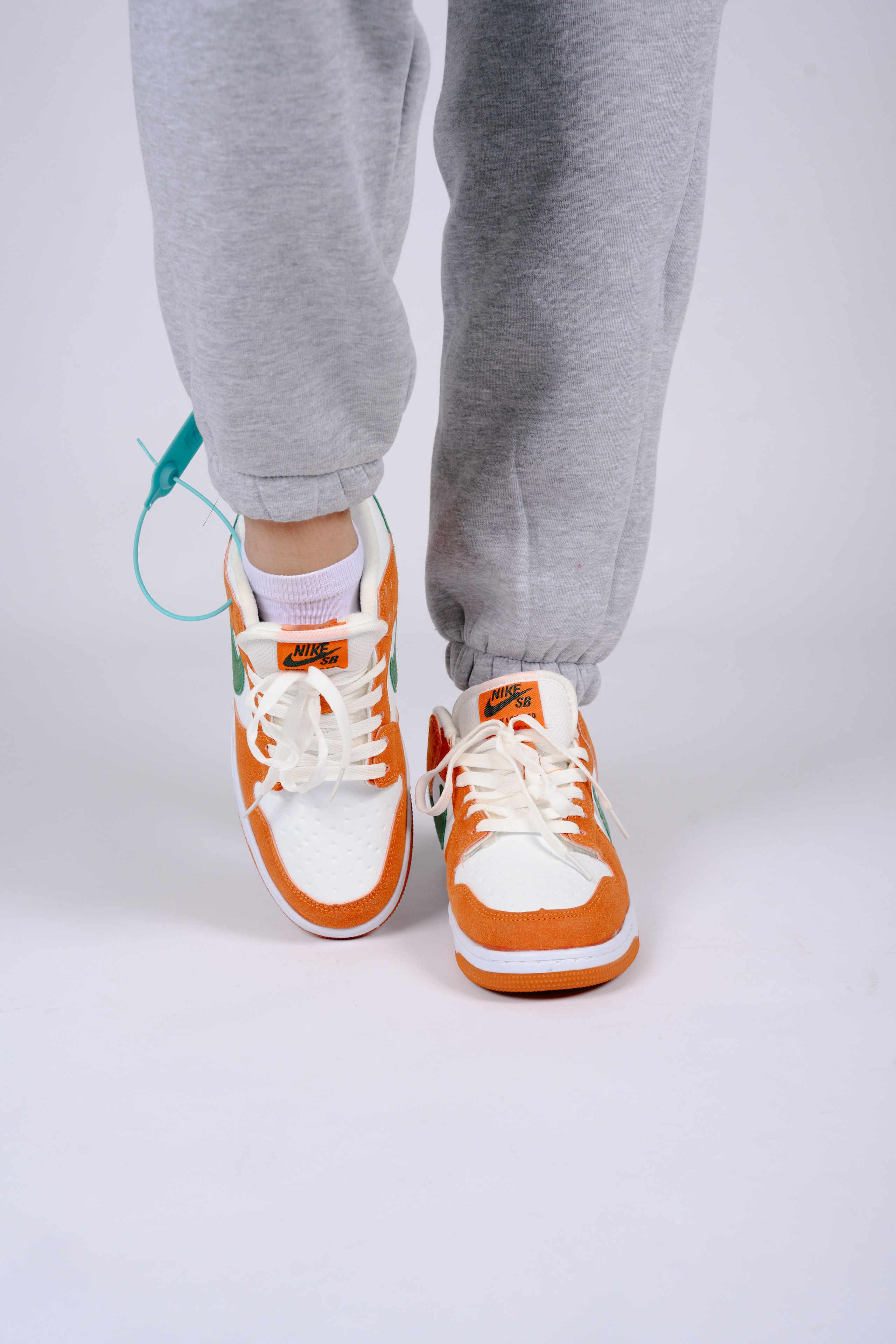 Кроссовки для wb. Фотограф в Красноярске