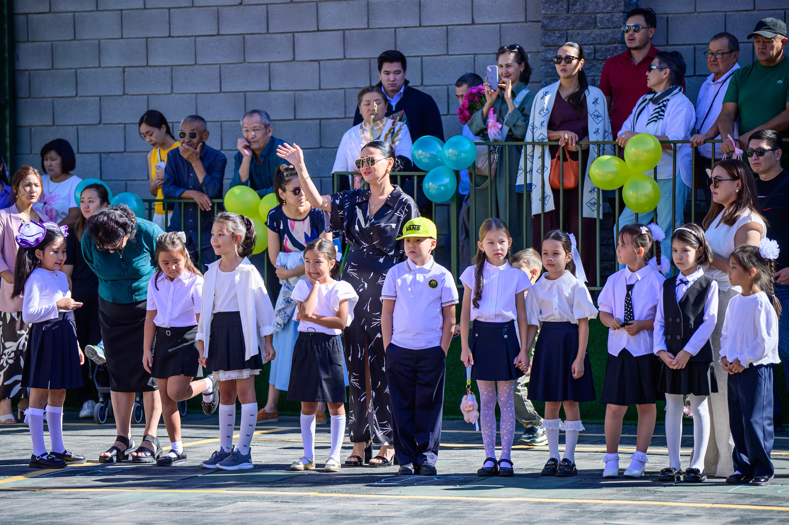 Фотосъемка мероприятия  1 Сентября в Abay International Shool. Фотограф в Алматы Егор Поленов