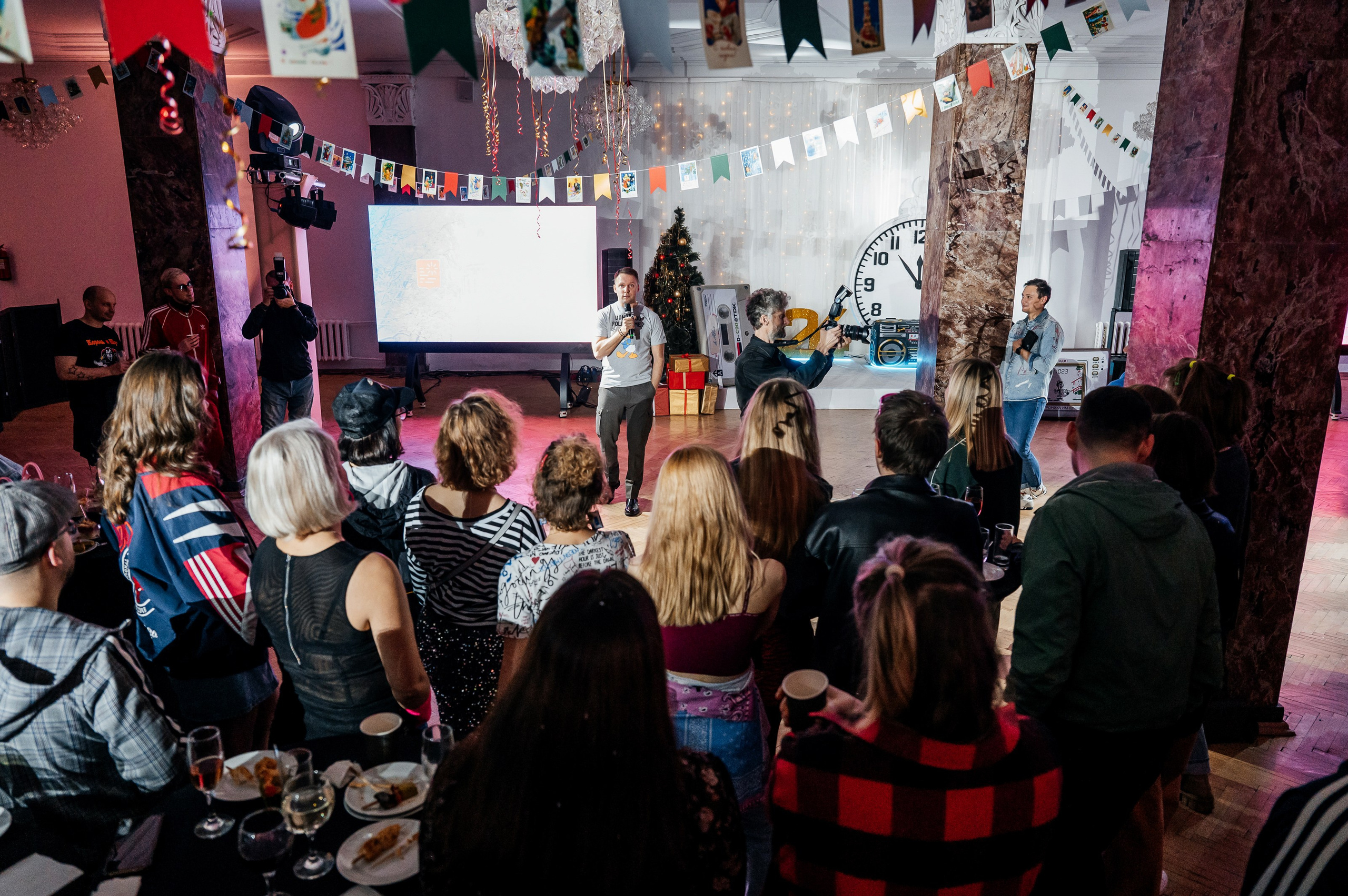 Корпоратив в стиле 90-х. Фотограф Дмитрий Сермяжко