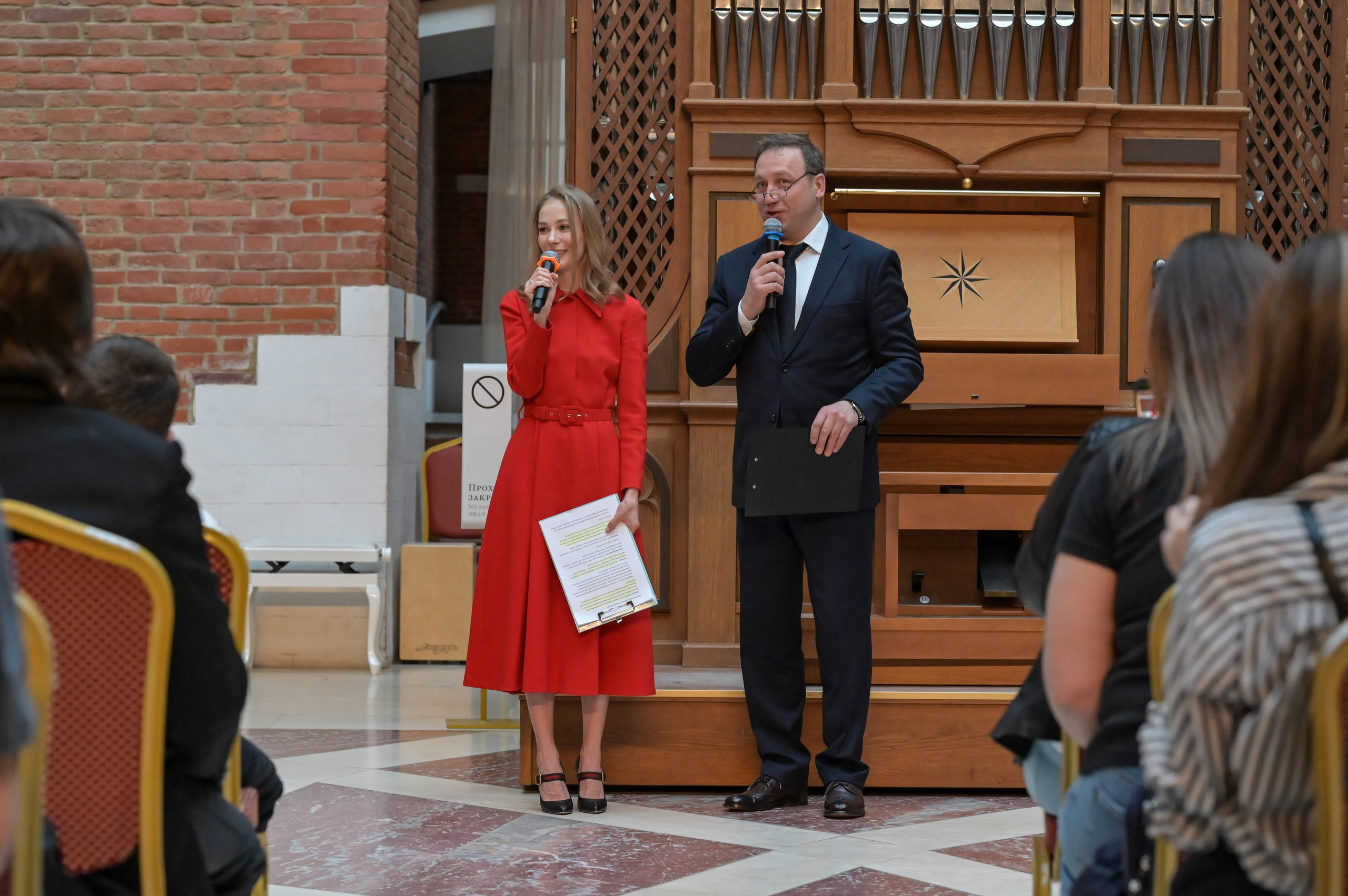 «Люди как люди» Царицыно 2024 г. Семейный и репортажный фотограф в Москве Анастасия Трубкина