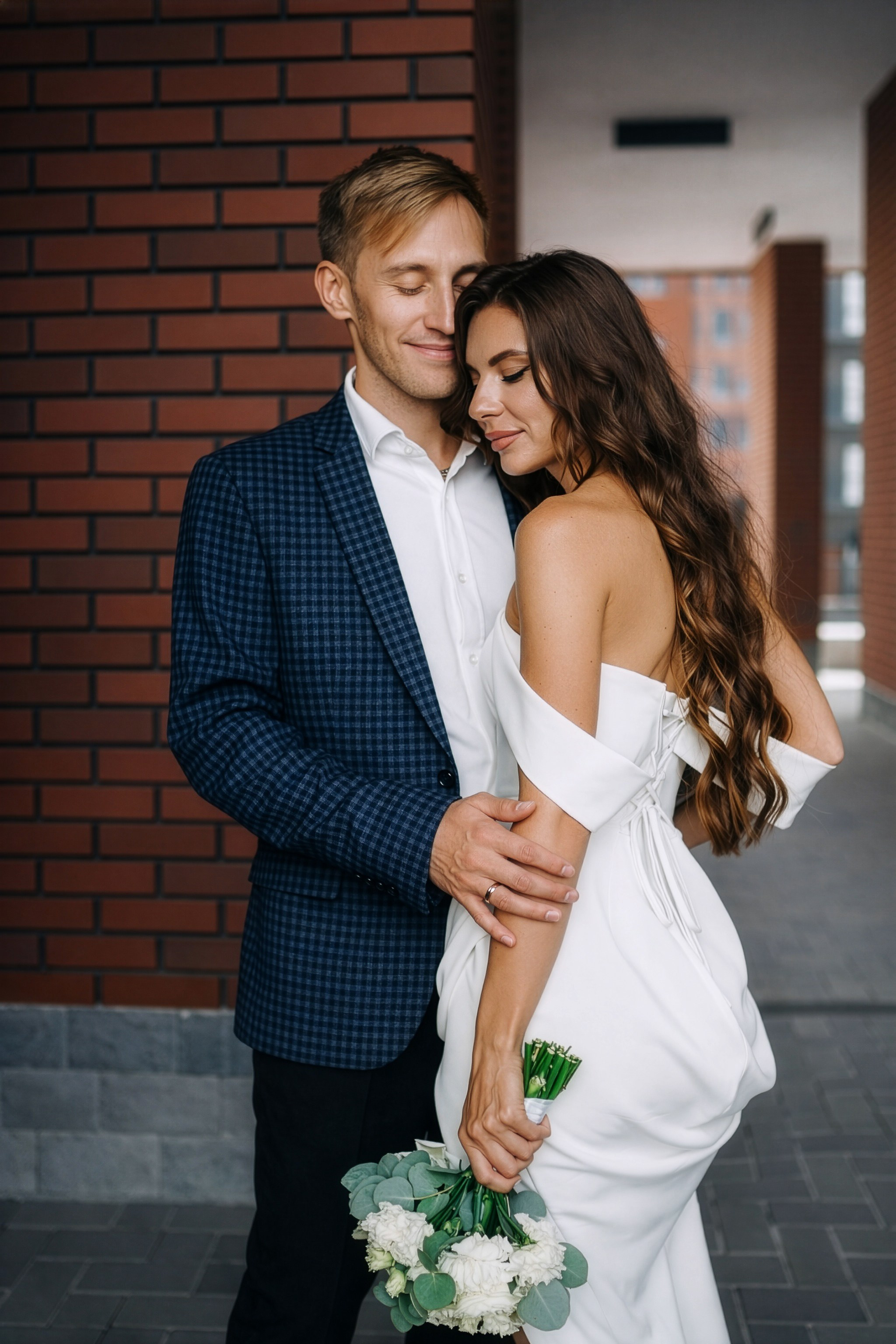 Свадебная прогулка в Екатеринбурге — Фотосессия Александра и Екатерины. Фотограф Дмитрий Судаков — Свадебная и репортажная съемка в Екатеринбурге и Москве