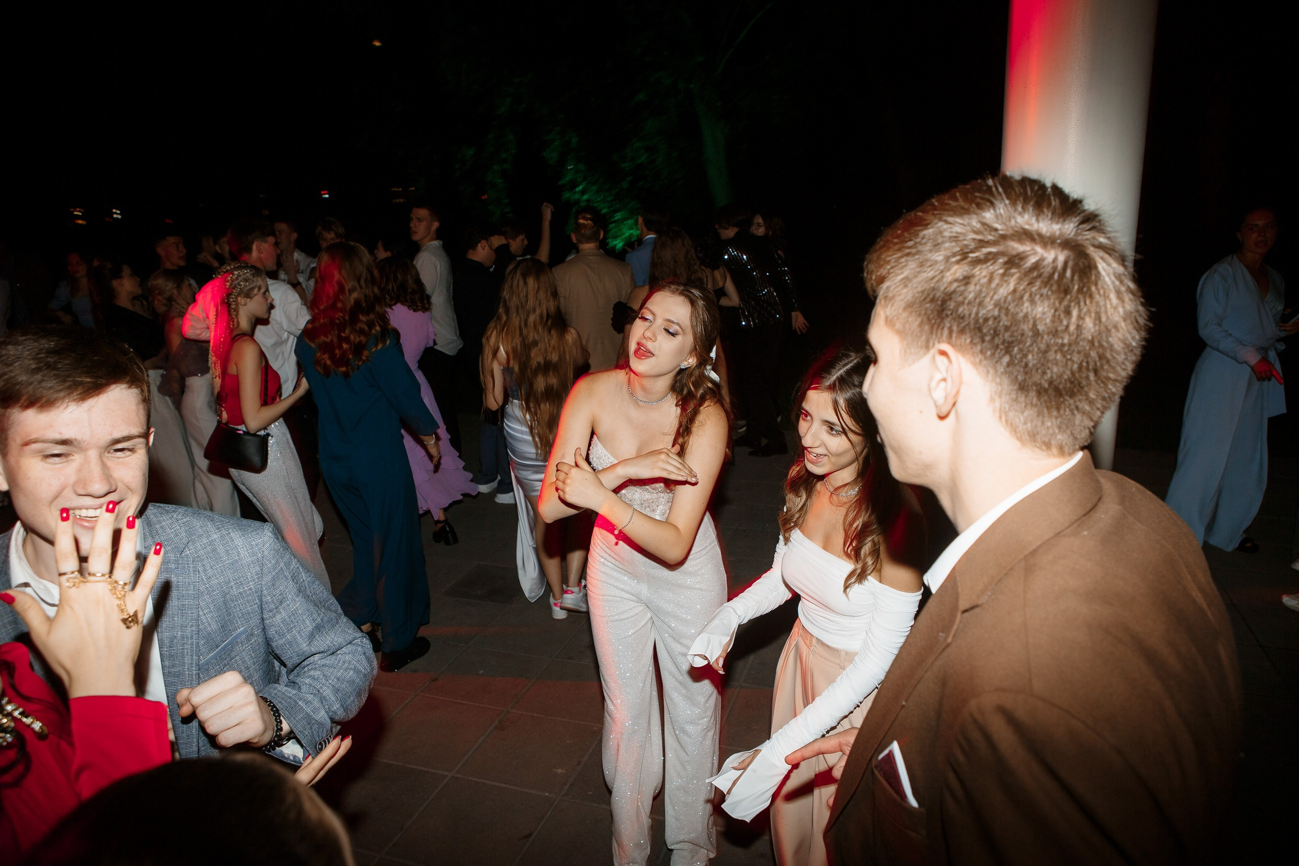 Выпускной Гимназия 12 2024 OpenHouse. Свадебный и портретный Фотограф в Липецке Дмитрий Котюков