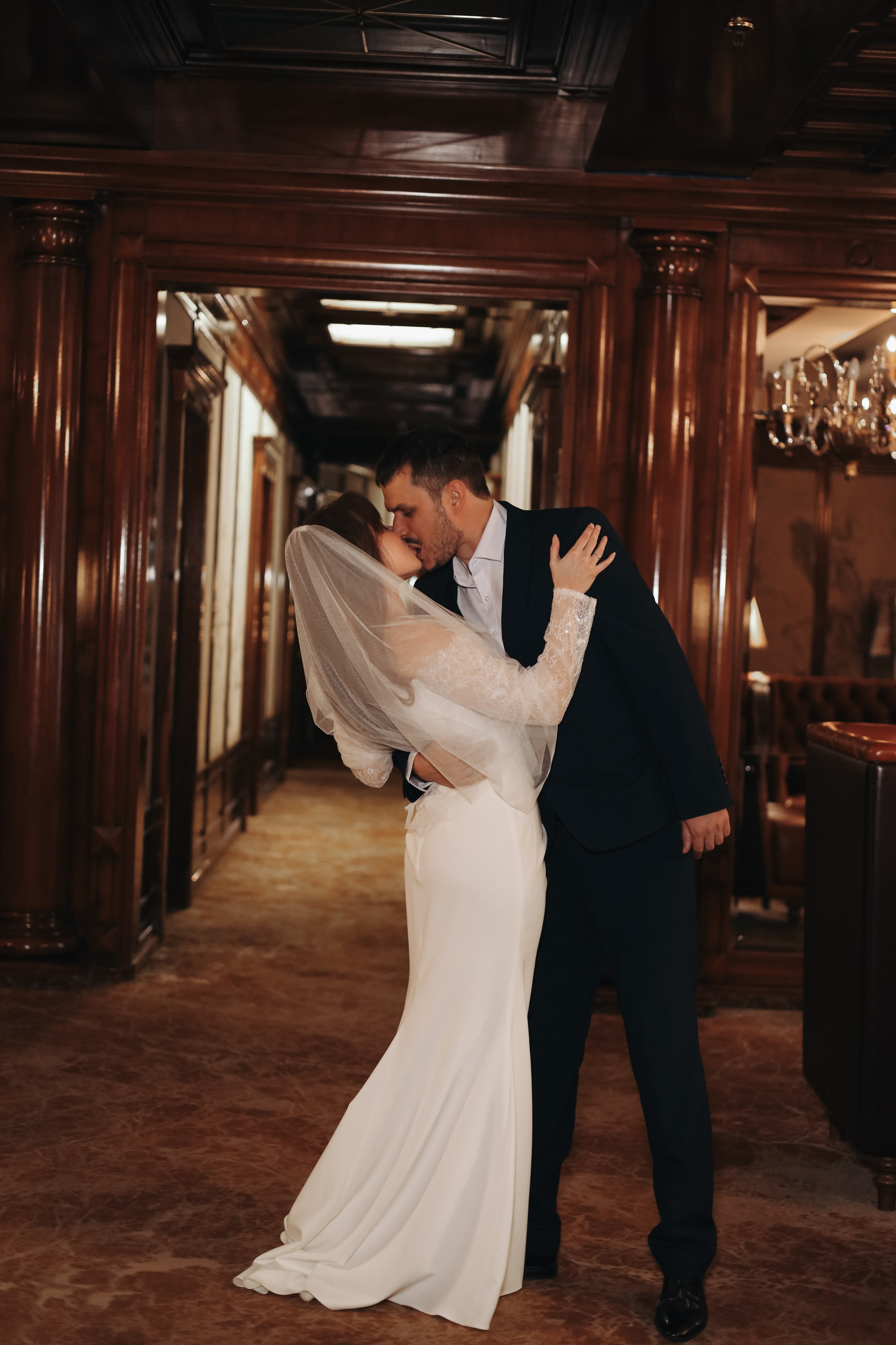 Ира и Денис. Амбассадори + Грибоедовский. Диана Чечель. Свадебный и семейный фотограф в Москве