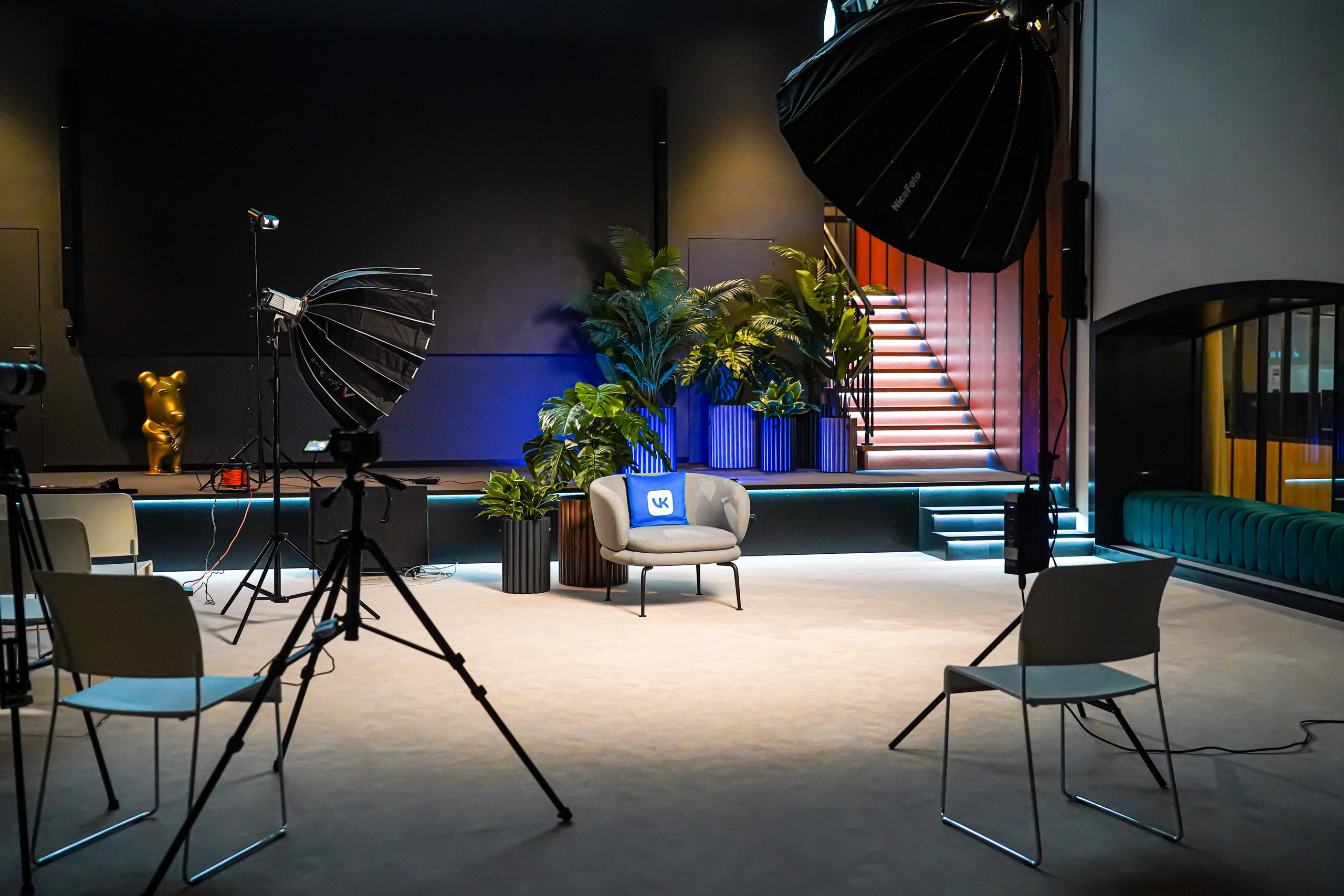 «VK» Бэкстейдж с интервью