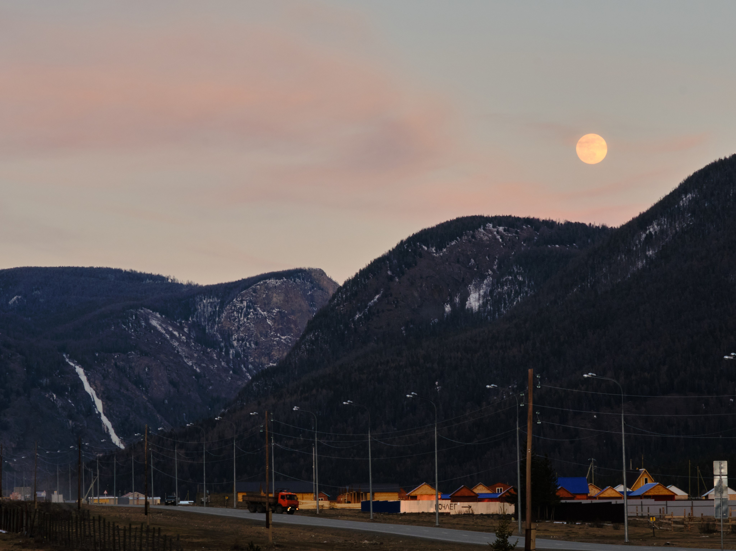 Алтай в ожидании лета. Shaltay Gallery