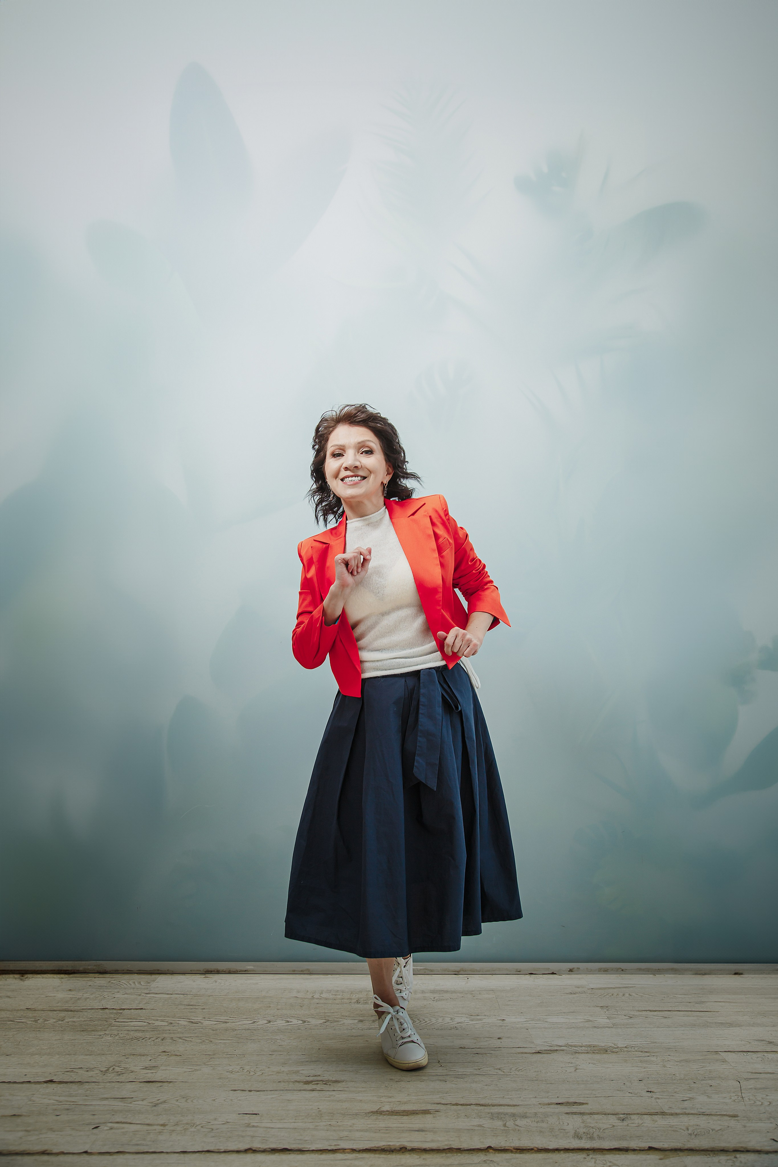 Женский коуч в светлой студии — брендовая фотосессия в Москве, Портрет женского коуча в деловом образе — фотосессия для личного бренда, Фотосессия для эксперта в офисной локации студии Москва, Женский коуч в повседневном образе — контент для соцсетей, Профессиональный бренд-фотограф в Москве — женский коуч, Образ женского коуча для сайта и продвижения в соцсетях, Разнообразные образы на брендовой фотосессии для эксперта, Светлая студия с офисными локациями — фотосессия для коуча, брендовая фотосессия для эксперта, фотосессия для женского коуча, бренд-фотограф Москва, фотосессия личный бренд, фотосессия для сайта, фотосессия для соцсетей, фотосессия для продвижения, фотосессия в студии Москва, фотосессия для эксперта Москва, профессиональная фотосессия для коуча. Катерина Сысуева, Рина Сысуева, rina_sphoto